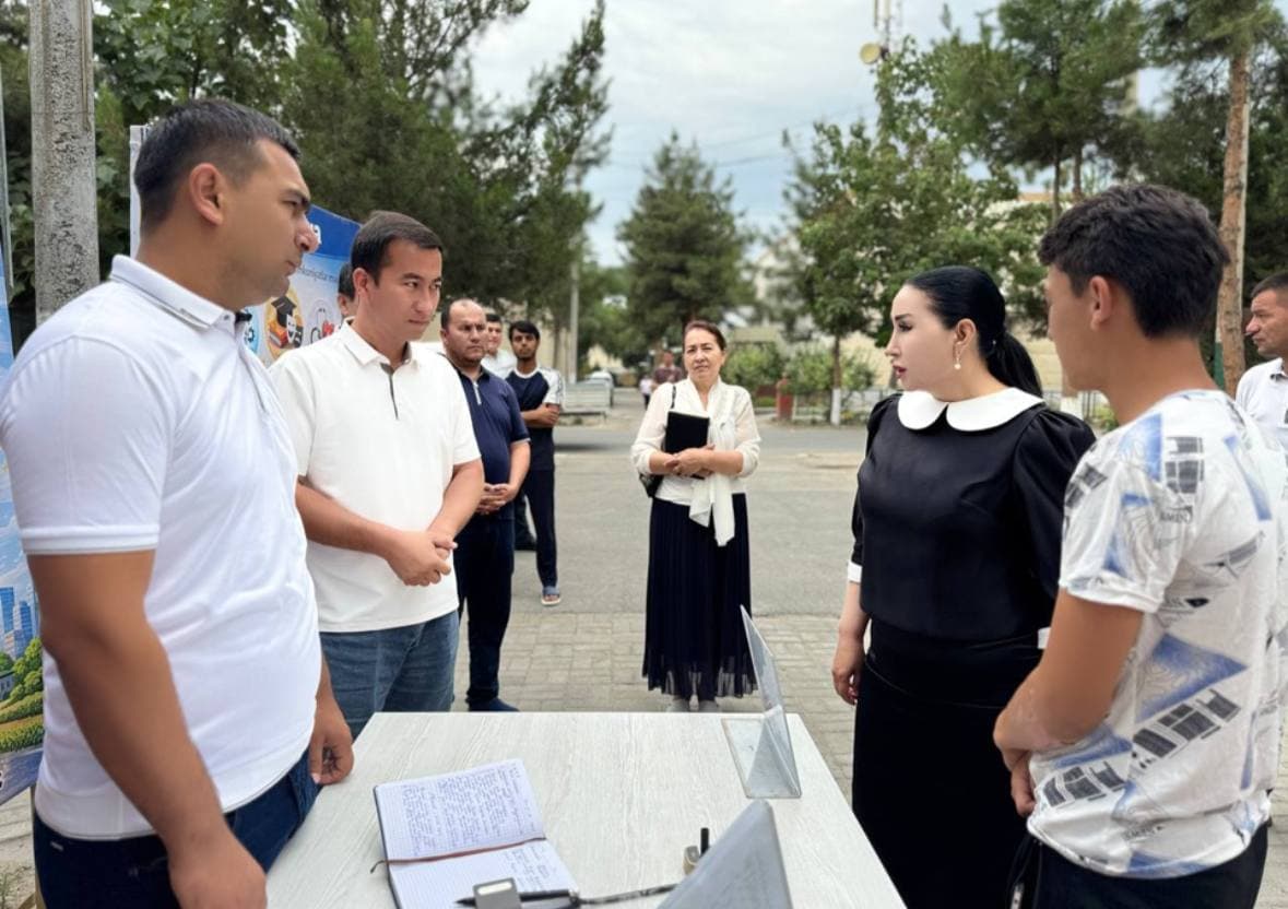 Bo‘ston tumanida bo‘sh ish o‘rinlari yarmarkasi bo‘lib o‘tdi