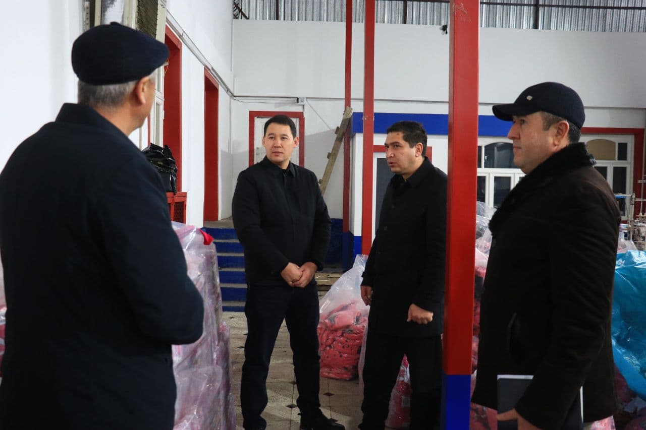Buloqboshi tumani hokimi Furqatbek Bo‘taxonov ish rejasiga asosan tumandagi sanoat va to‘qimachilik korxonalariga tashrif buyurib, u yerda olib borilayotgan ishlar bilan tanishdi.