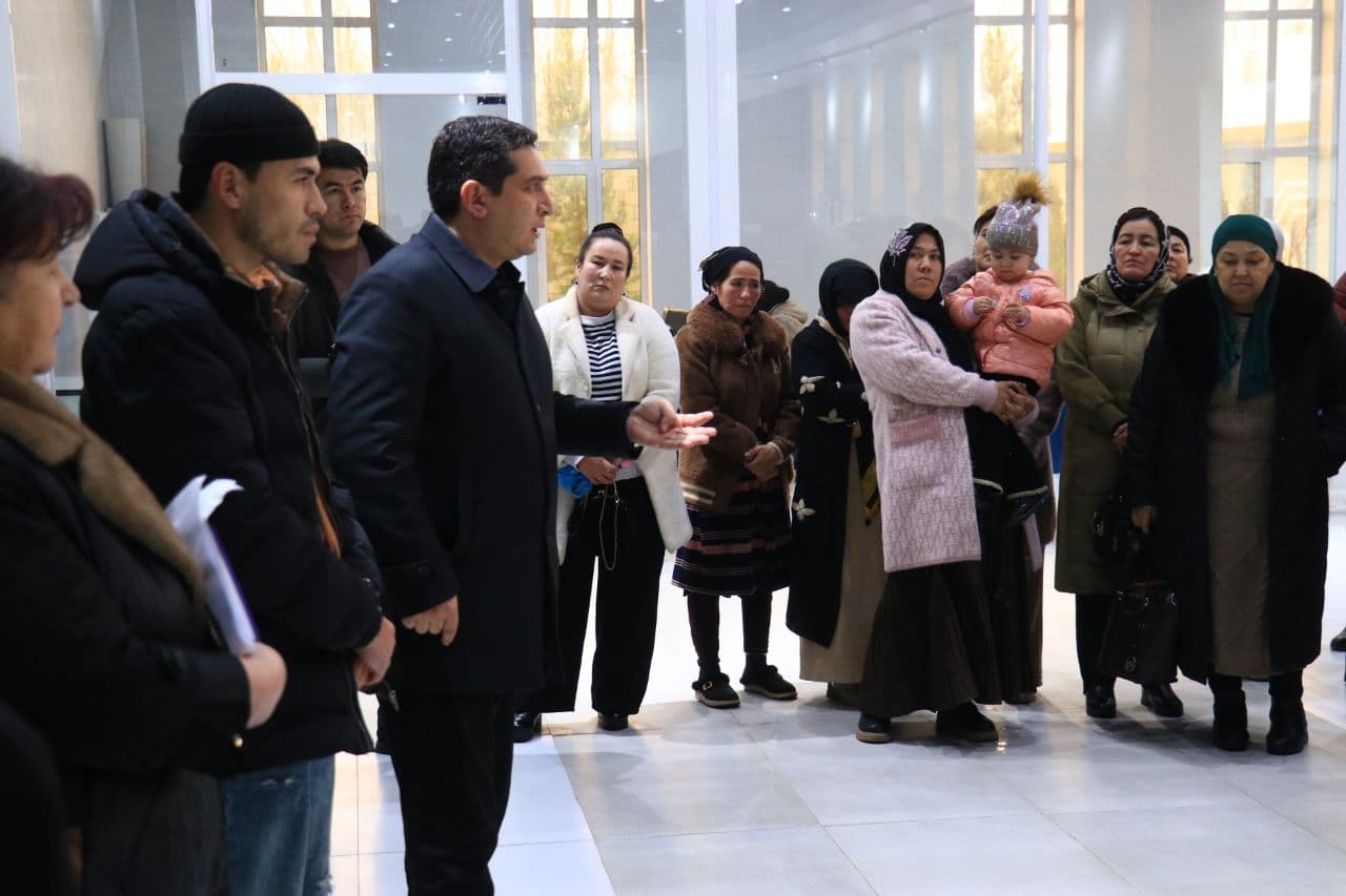 Хотин-қизларнинг бандлигини таъминлаш нафақат оилаларнинг даромадини оширади, балки ҳудуддаги "Аёллар дафтари"да турган фуқаролар сонини камайтиришга хам ёрдам беради.