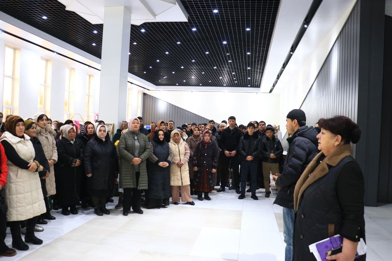 Хотин-қизларнинг бандлигини таъминлаш нафақат оилаларнинг даромадини оширади, балки ҳудуддаги "Аёллар дафтари"да турган фуқаролар сонини камайтиришга хам ёрдам беради.