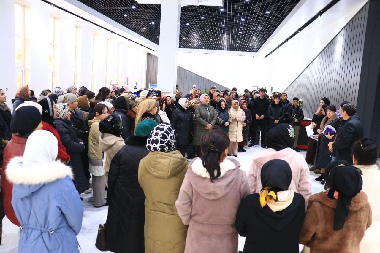 Хотин-қизларнинг бандлигини таъминлаш нафақат оилаларнинг даромадини оширади, балки ҳудуддаги "Аёллар дафтари"да турган фуқаролар сонини камайтиришга хам ёрдам беради.