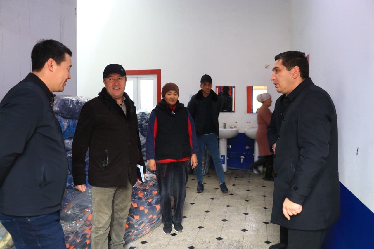 Buloqboshi tumani hokimi Furqatbek Bo‘taxonov ish rejasiga asosan tumandagi sanoat va to‘qimachilik korxonalariga tashrif buyurib, u yerda olib borilayotgan ishlar bilan tanishdi.