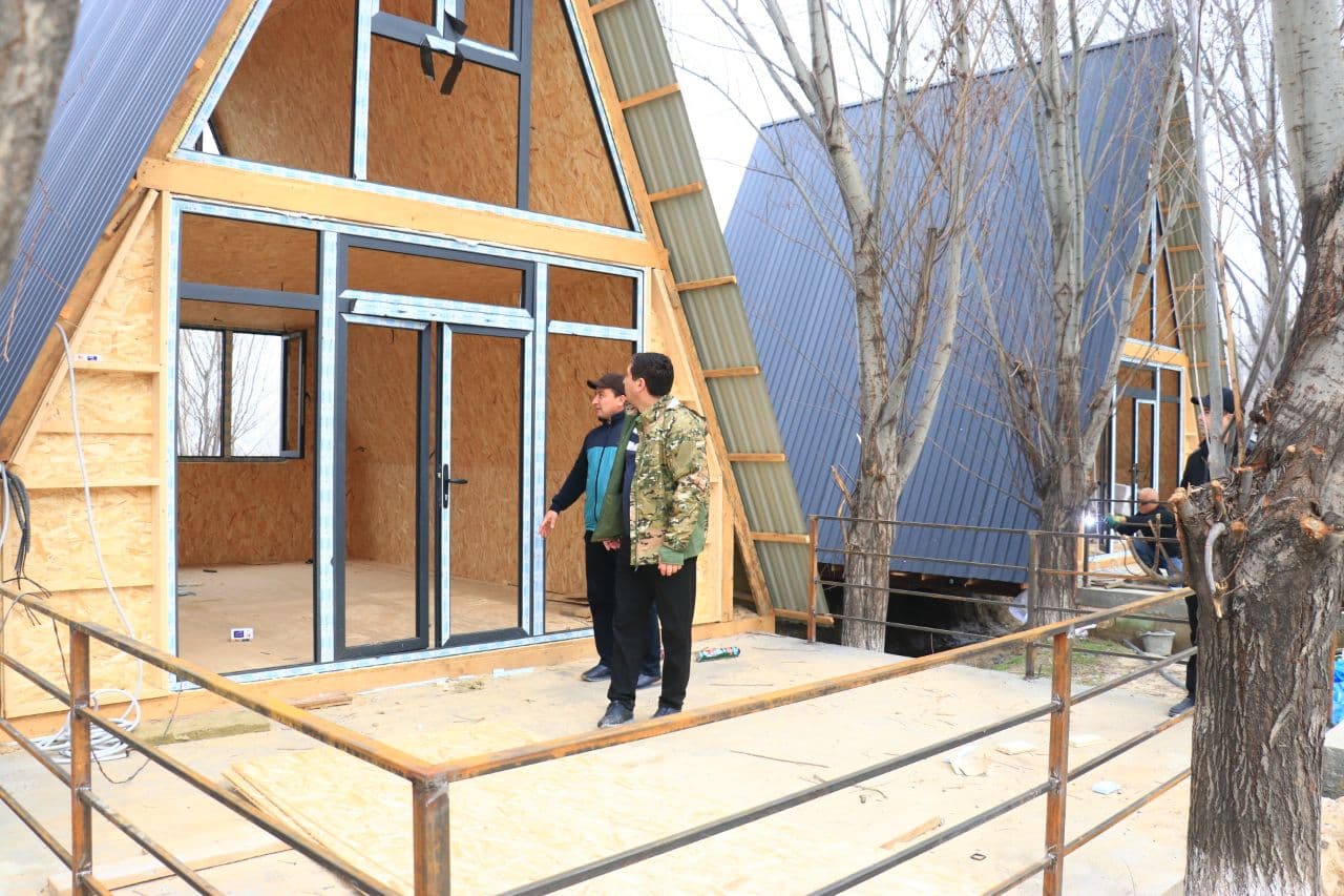 Ширмонбулоқ туристик зонасида лойиҳалар бўйича қурилиш ва ободонлаштириш ишлари давом этмоқда.