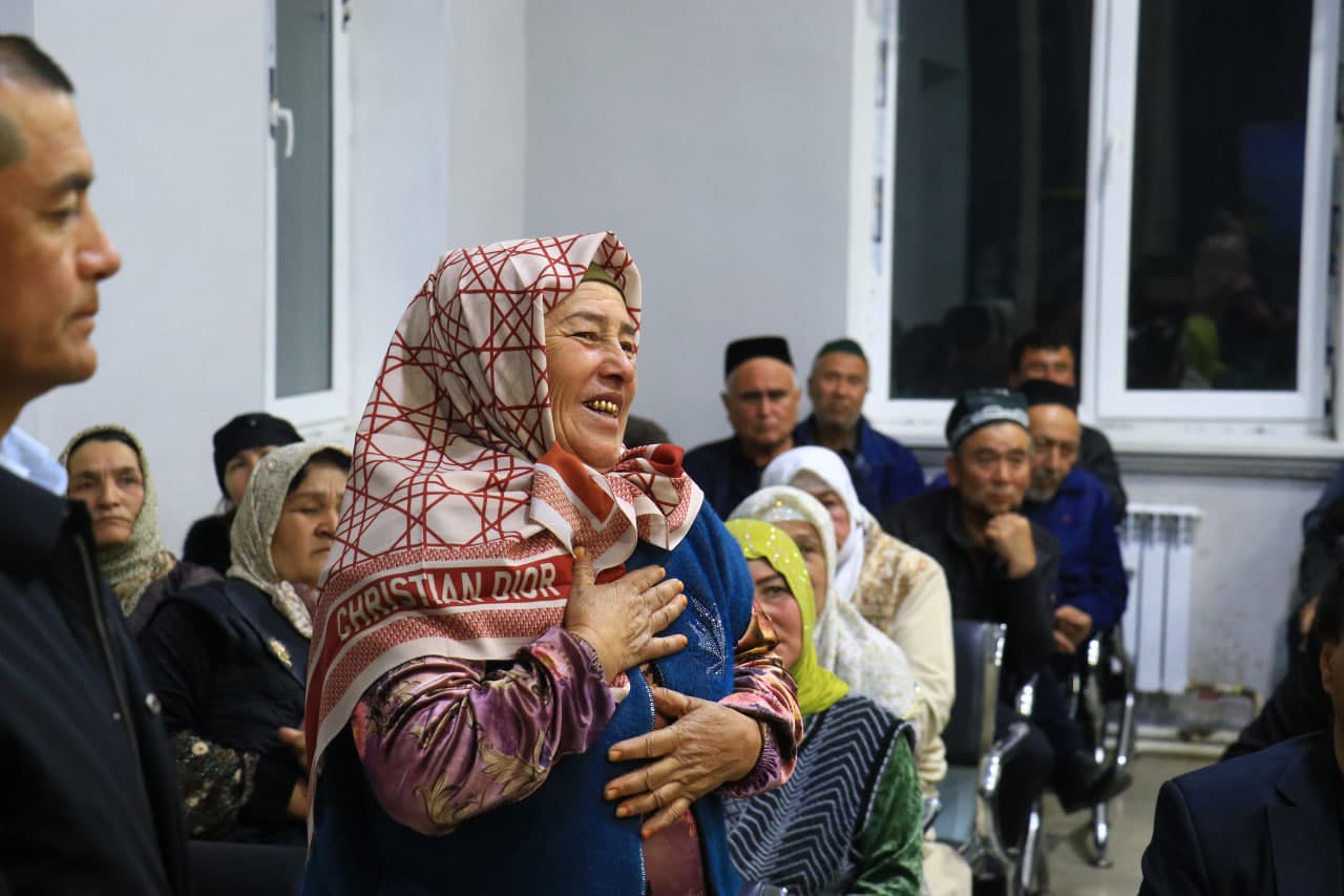 Buloqboshi tumani hokimi Furqatbek Bo‘taxonov boshchiligida tuman prokurori Nodirbek Mamatazizov hamda mutasaddi tashkilot rahbarlari ishtirokida “Nayman” MFYda fuqarolar bilan uchrashuv o‘tkazildi.