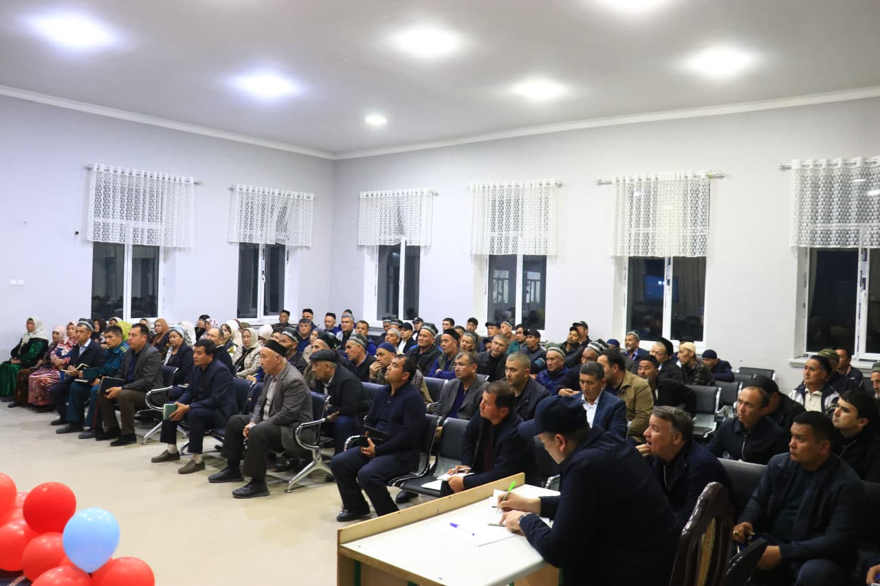 Buloqboshi tumani hokimi Furqatbek Bo‘taxonov boshchiligida tuman prokurori Nodirbek Mamatazizov hamda mutasaddi tashkilot rahbarlari ishtirokida “Nayman” MFYda fuqarolar bilan uchrashuv o‘tkazildi.