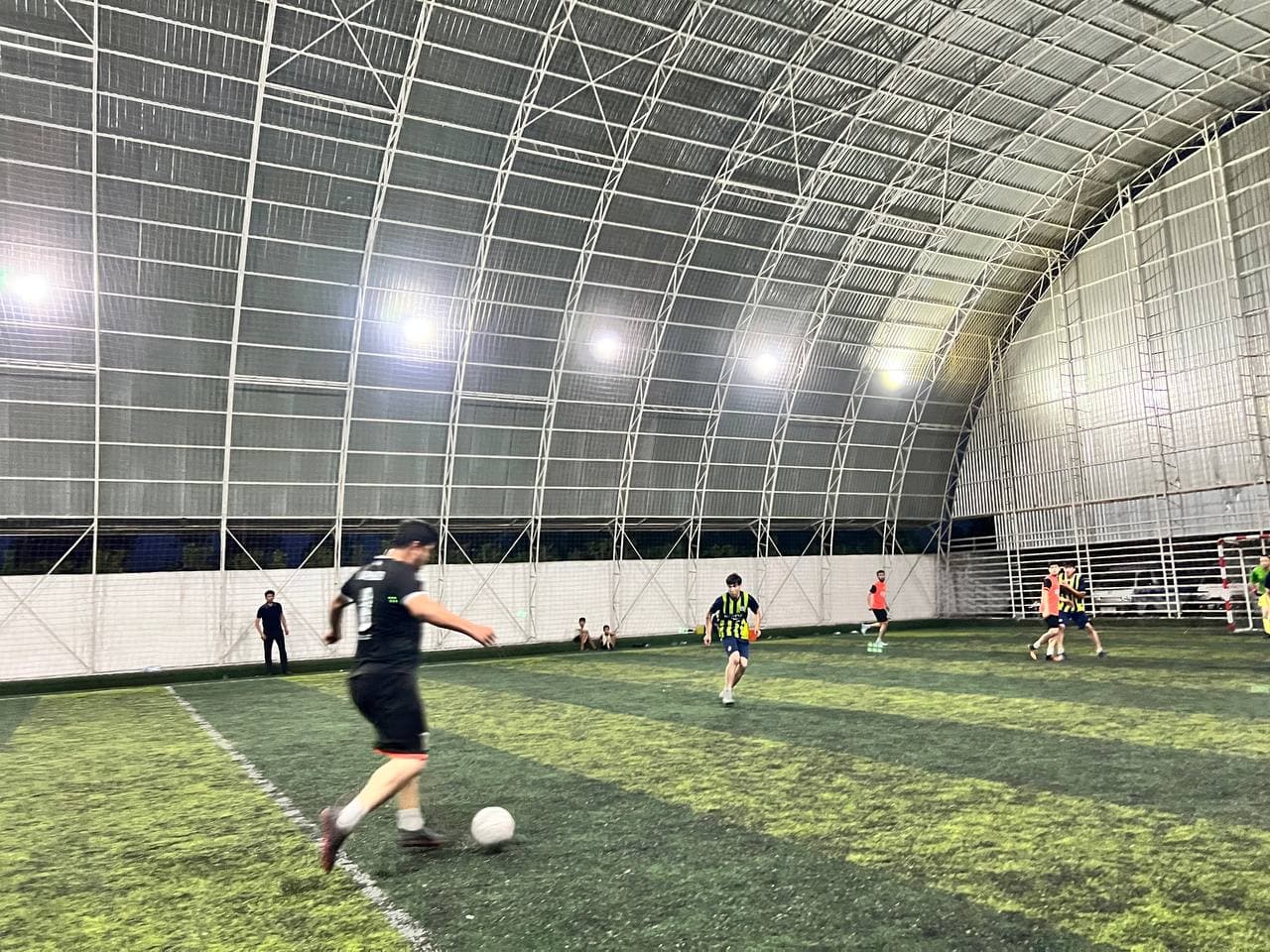 Buloqboshi tumanida sportning mini futbol turi bo‘yicha DXX kubogi musobaqasining final bosqichi yuqori kayfiyat va murosasiz bahslar ostida bo‘lib o‘tdi. Turnir davomida jamoalar o‘zaro kuch sinashib, sportsevar muxlislarga qiziqarli uchrashuvlarni taqdi