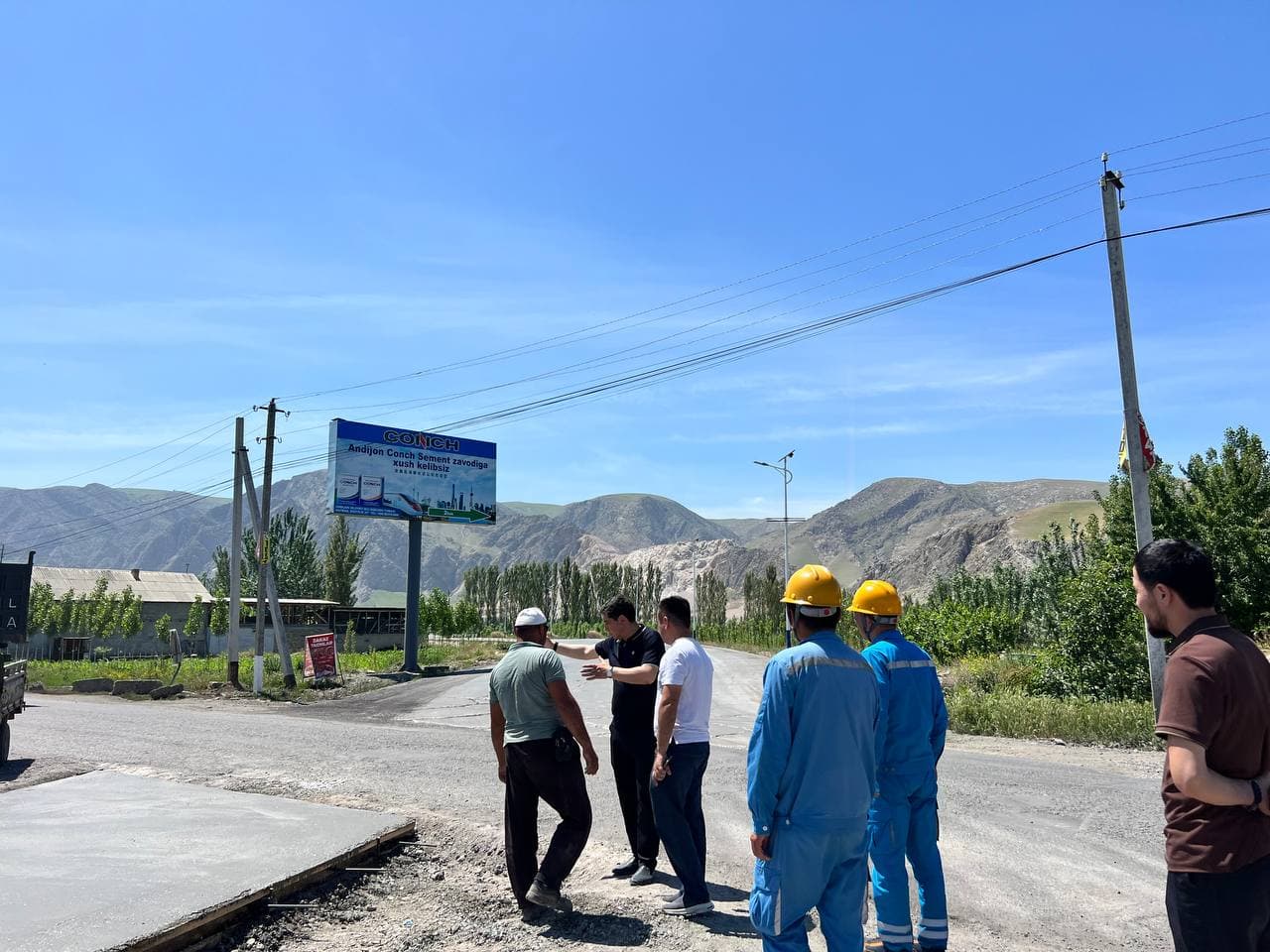 Buloqboshi — Xo‘jaobod — Jalaquduq tumanlari hududidan o‘tuvchi og‘ir yuk tashuvchi avtomobillar harakati uchun mo‘ljallangan A-372 avtomobil yo‘liga chiquvchi hududda 16 kilometr uzunlikdagi beton yo‘l qurilish ishlari boshlandi.
