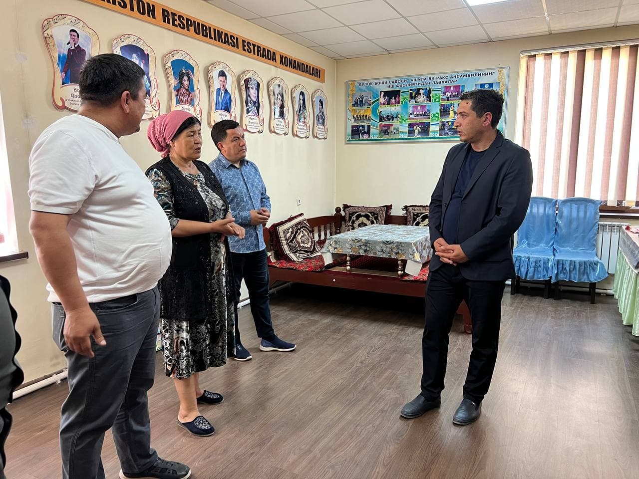Buloqboshi tumani hokimi Furqatbek Bo‘taxonov tuman Madaniyat markazida bo‘lib, muassasaning moddiy-texnik bazasi hamda yaratilgan shart-sharoitlar bilan yaqindan tanishdi.