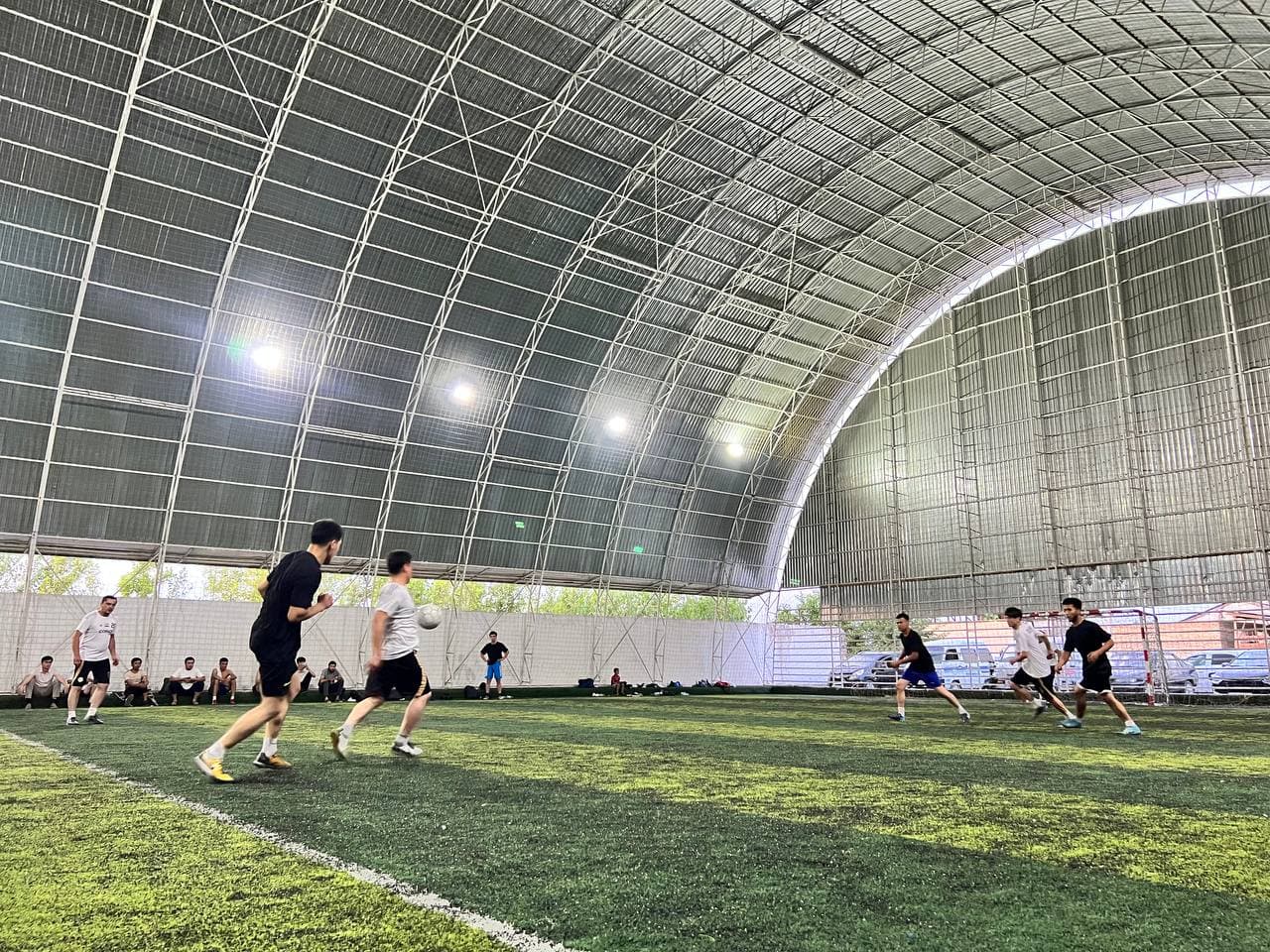 Buloqboshi tumanida sportning mini futbol turi bo‘yicha DXX kubogi musobaqasining final bosqichi yuqori kayfiyat va murosasiz bahslar ostida bo‘lib o‘tdi. Turnir davomida jamoalar o‘zaro kuch sinashib, sportsevar muxlislarga qiziqarli uchrashuvlarni taqdi