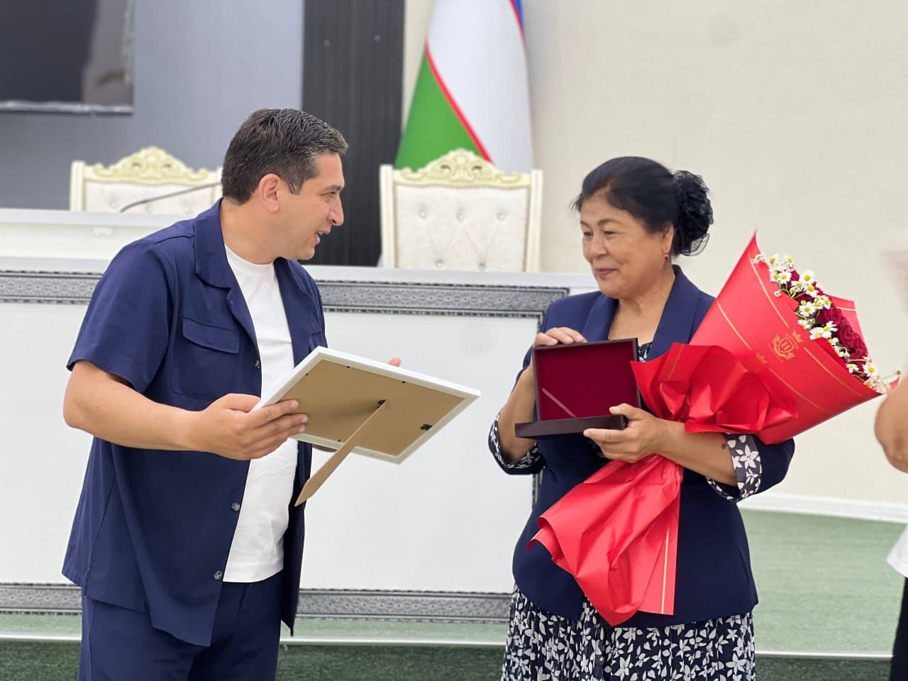 Buloqboshi tumani hokimi F.Bo‘taxonov tumandagi madaniyat va san’at xodimlari bilan uchrashdi.