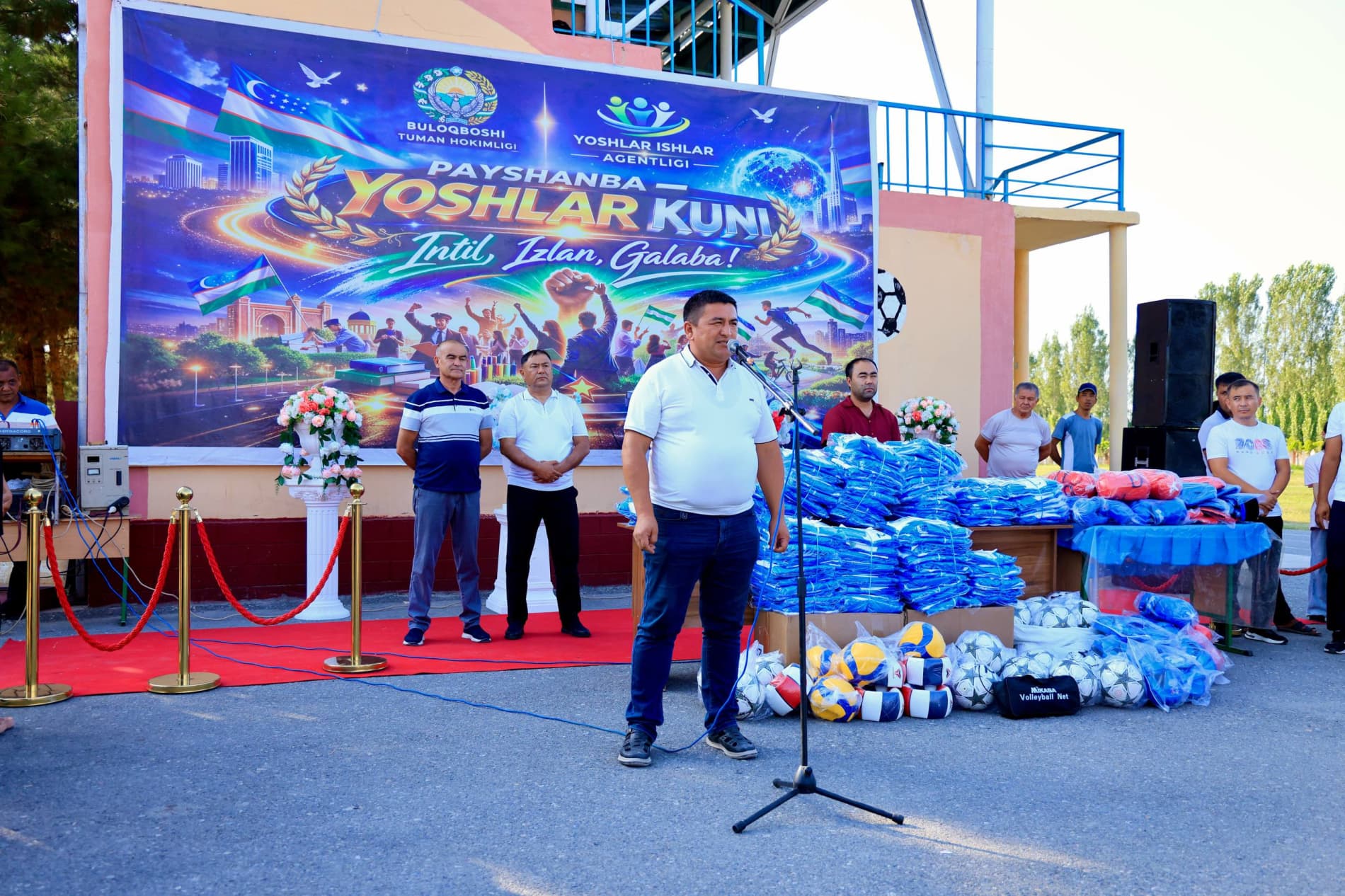 💼 Sport karvoni barcha tuman va shaharlarda! 📍 O‘zbekiston Respublikasi davlat mustaqilligining 35 yilligi arafasida Andijon viloyatidagi sport-ta’lim muassasalarini zamonaviy sport jihozlari, anjomlari va sport kiyimlari bilan ta’minlash ishlari izchi