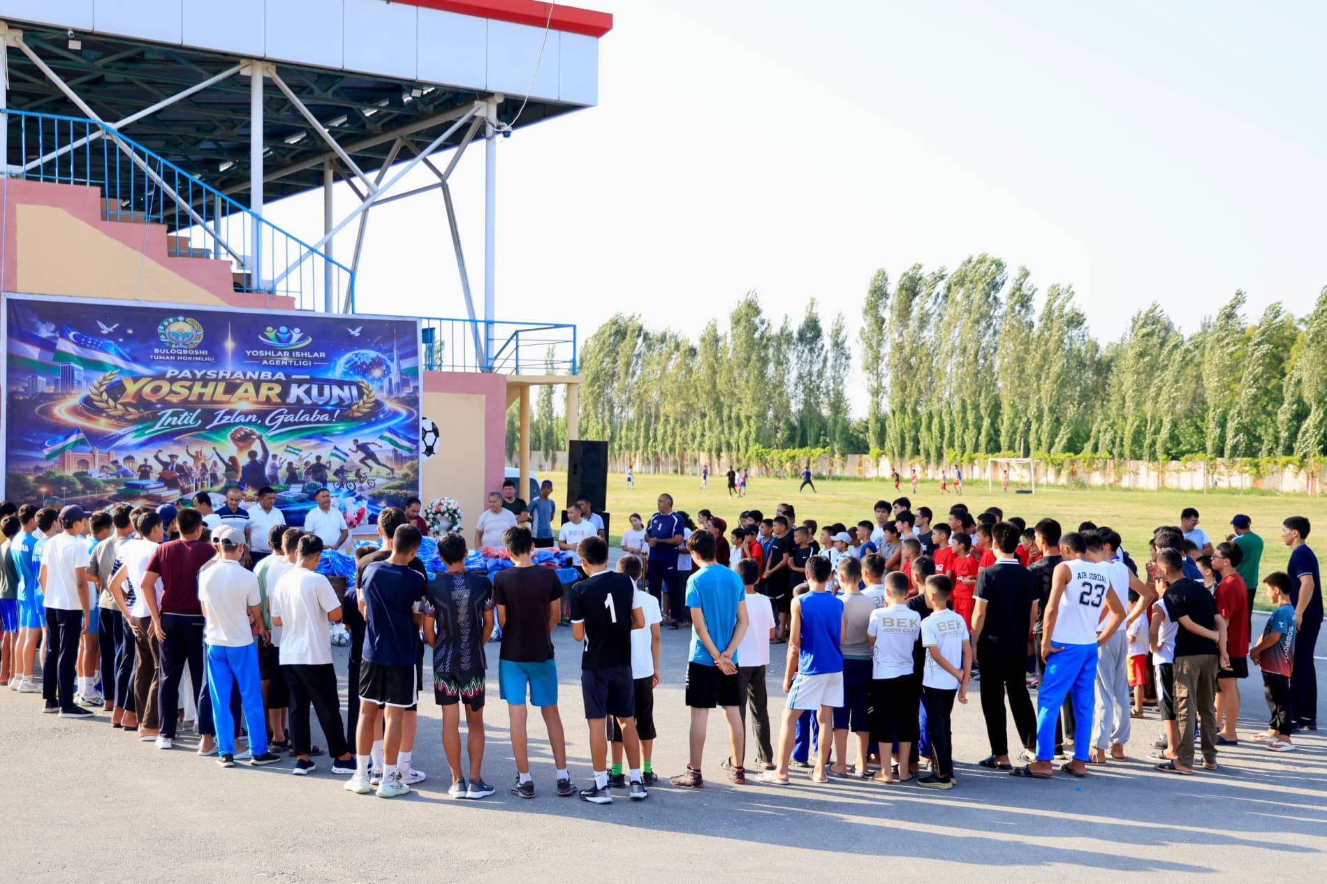 💼 Sport karvoni barcha tuman va shaharlarda! 📍 O‘zbekiston Respublikasi davlat mustaqilligining 35 yilligi arafasida Andijon viloyatidagi sport-ta’lim muassasalarini zamonaviy sport jihozlari, anjomlari va sport kiyimlari bilan ta’minlash ishlari izchi