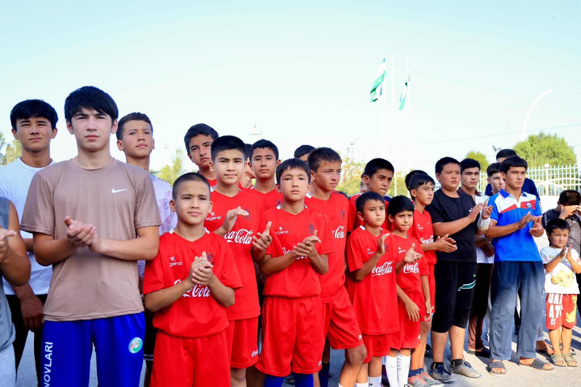 💼 Sport karvoni barcha tuman va shaharlarda! 📍 O‘zbekiston Respublikasi davlat mustaqilligining 35 yilligi arafasida Andijon viloyatidagi sport-ta’lim muassasalarini zamonaviy sport jihozlari, anjomlari va sport kiyimlari bilan ta’minlash ishlari izchi