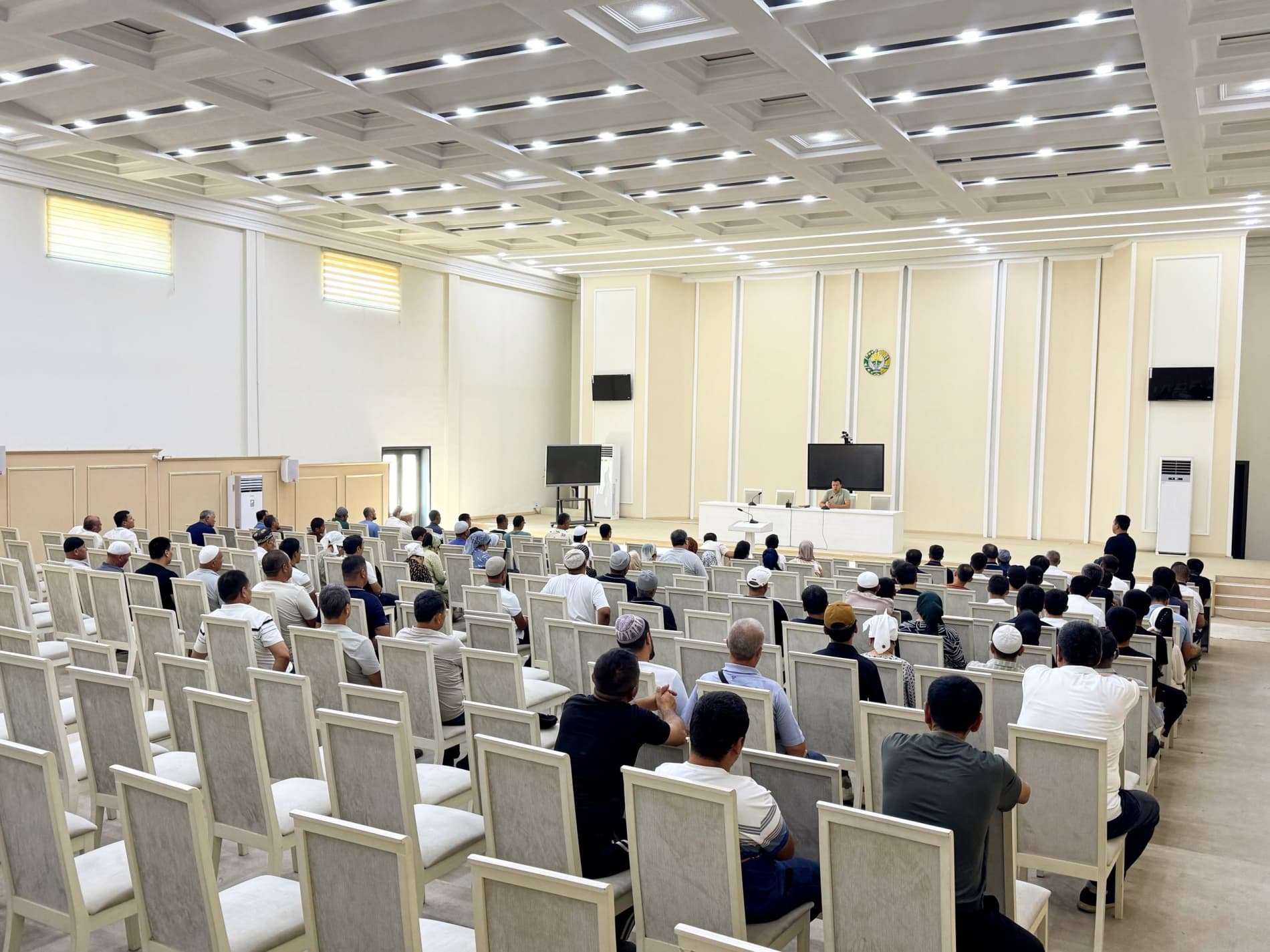 Xorijda fuqarolarning qonuniy mehnat faoliyatini ta’minlash yuzasidan uchrashuv o‘tkazildi