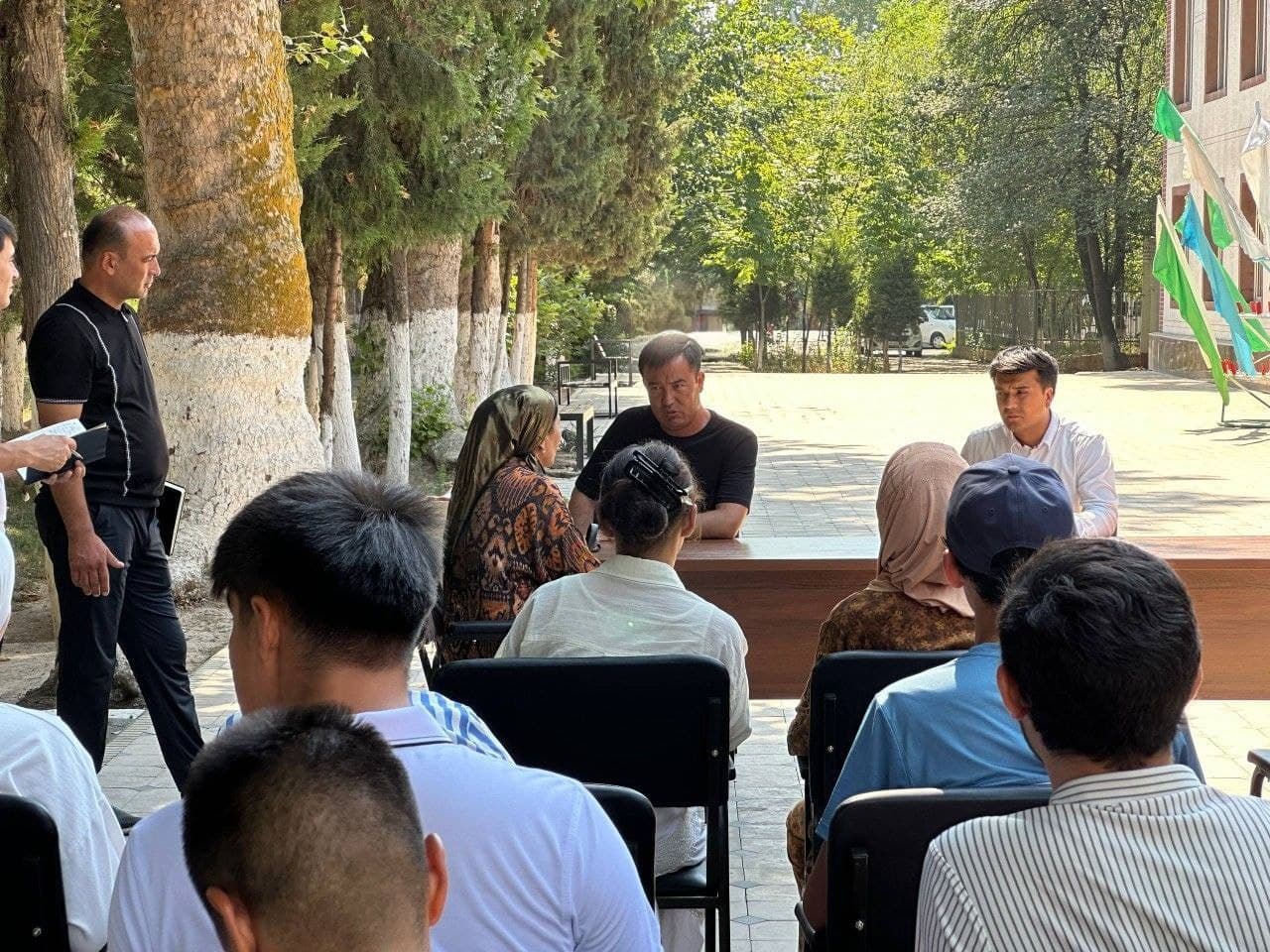 Hokim va yoshlar uchrashuvi