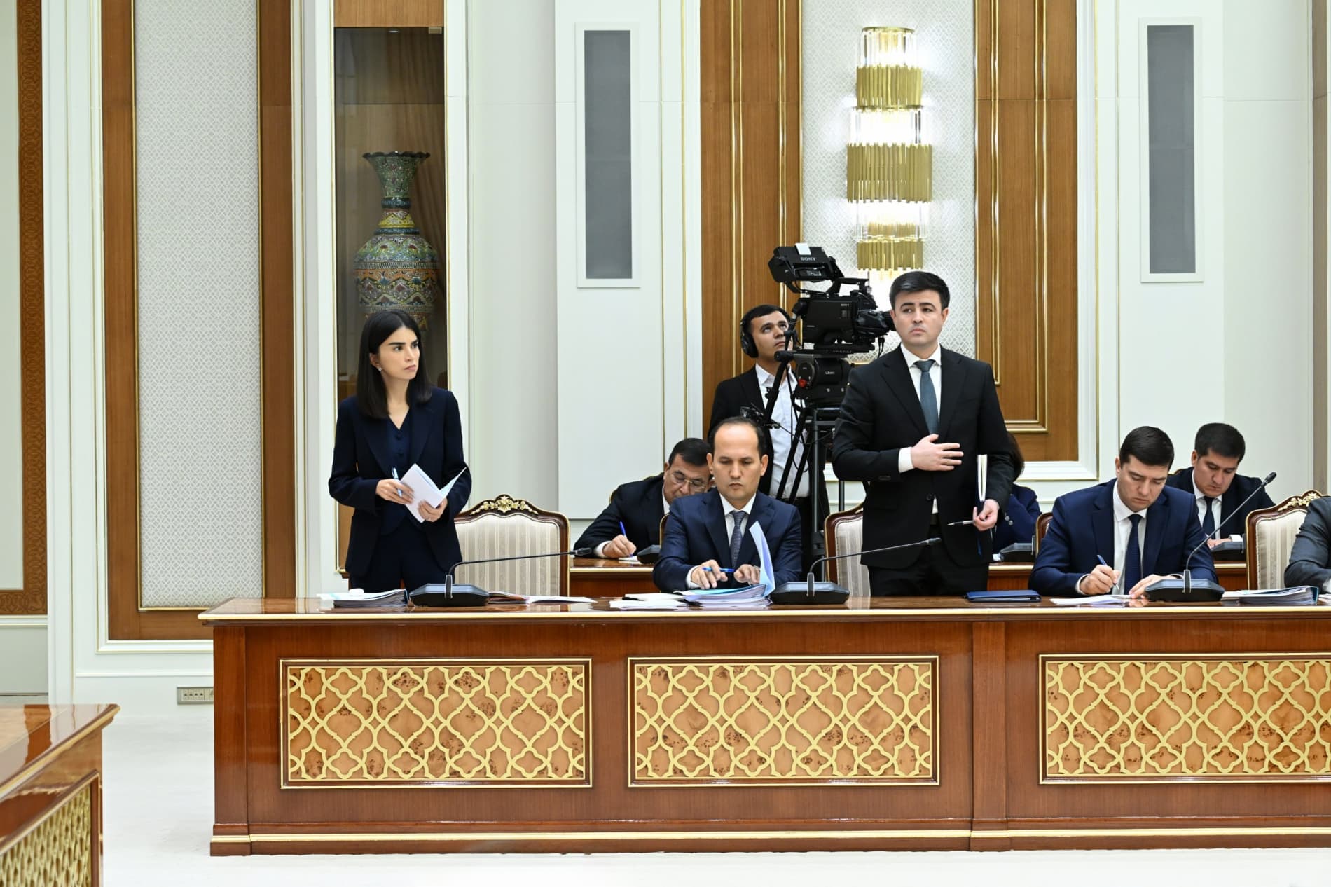 Prezident Shavkat Mirziyoyev raisligida hudud va tarmoqlarda oʻsish surʼatlarini taʼminlash boʻyicha videoselektor yig'ilish o'tkazildi