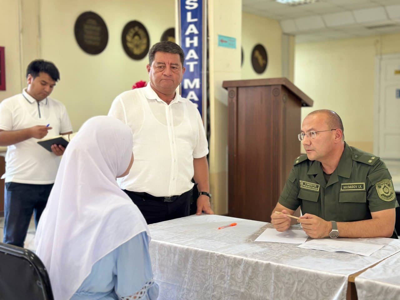 Xonobod shahar prokurori I. Maxmudov bitiruvchi yoshlar bilan ochiq muloqot o'tkazdi