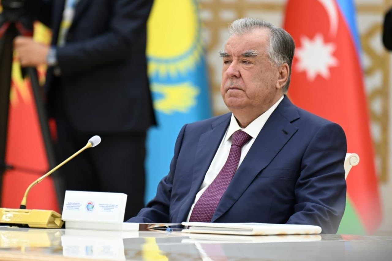Президент Республики Узбекистан Шавкат Мирзиёев принял участие (https://president.uz/ru/lists/view/9697) в восьмой Консультативной встрече глав государств Центральной Азии и Азербайджана.
