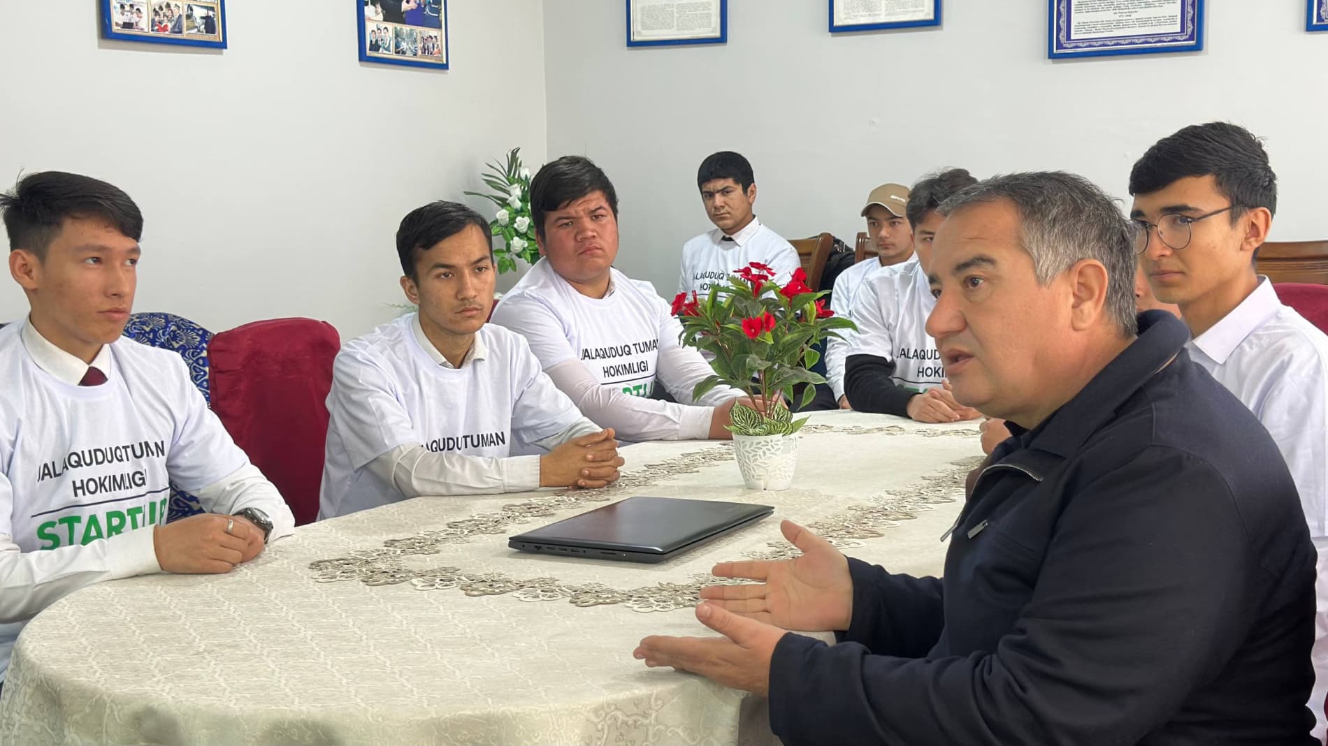 Jalaquduq tumanida yoshlarning startap loyihalari taqdimoti o‘tkazildi