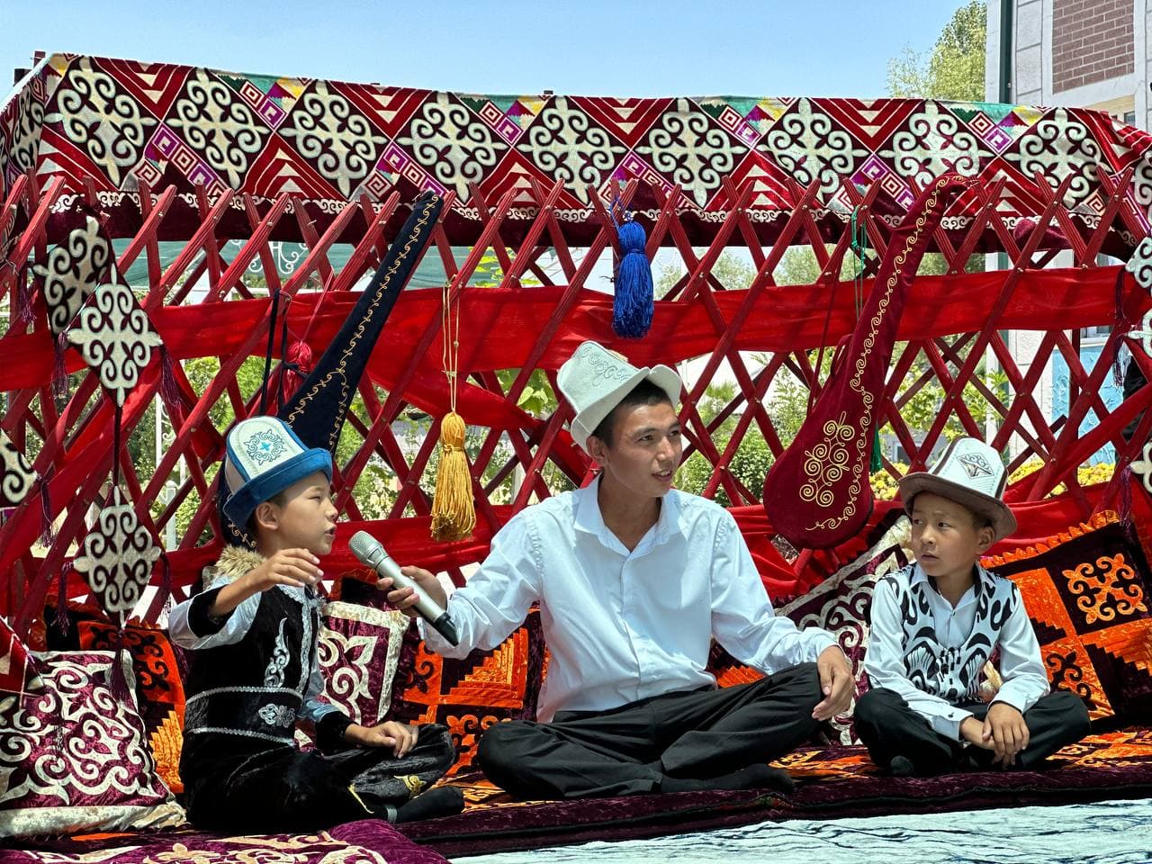“Dolzarb 90 kun”doirasida “Manas aytish” koʻrik-tanlovi oʻtkazildi
