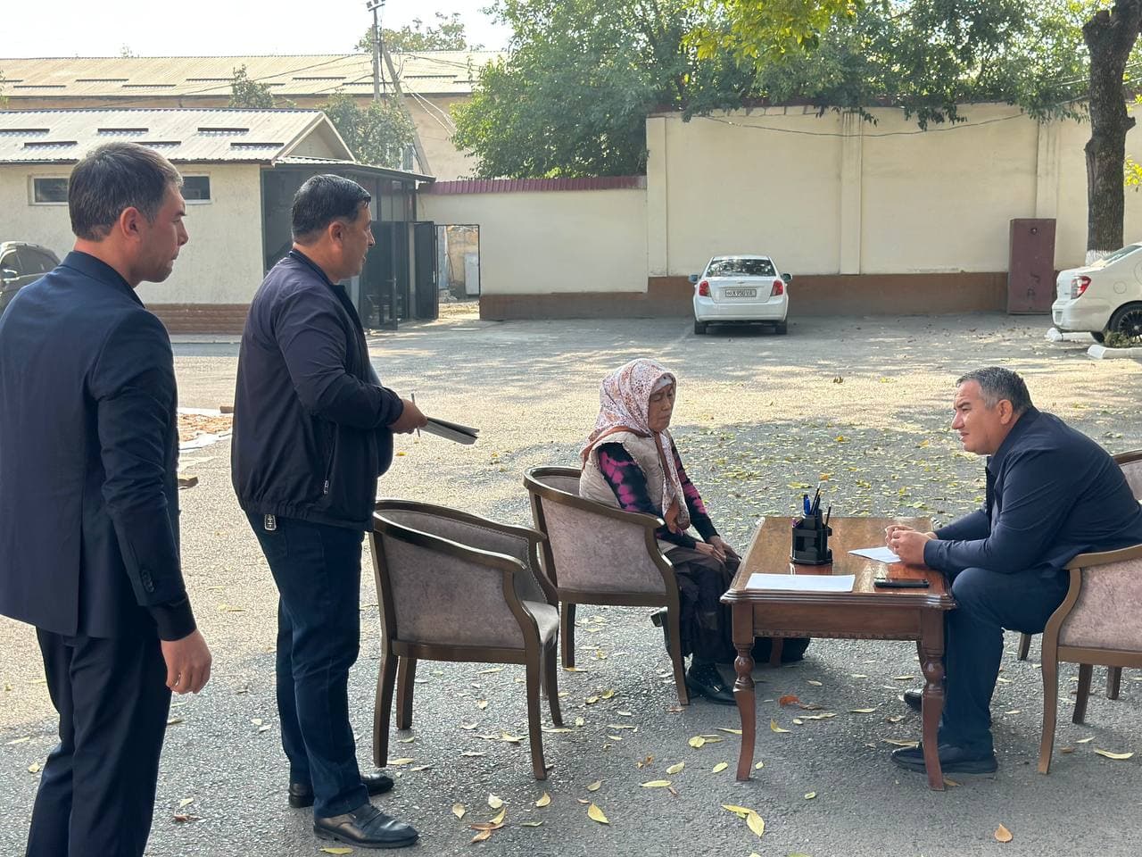 HOKIM VA YOSHLAR UCHRASHUVI