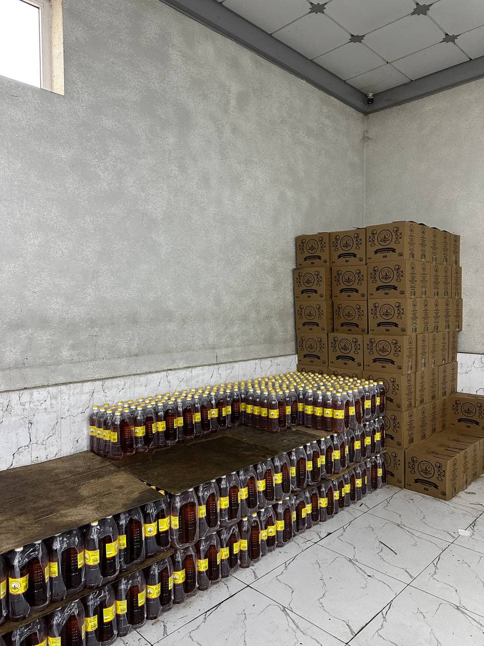 Baliqchi tumanida paxta xom ashyosidan tola, chigit, yogʼ, kunjara va sovun kabi mahsulotlar ishlab chiqarilmoqda.