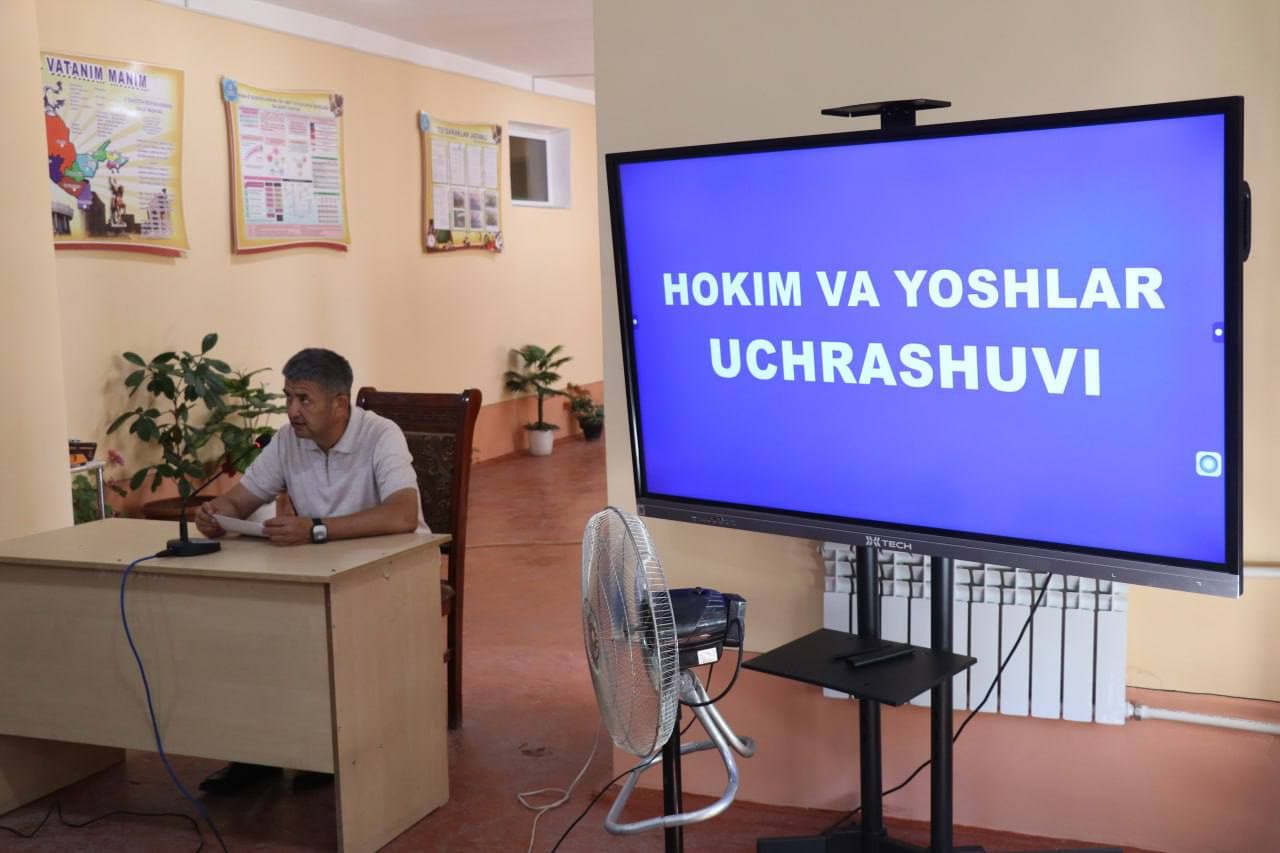 Hokim va yoshlar muloqoti