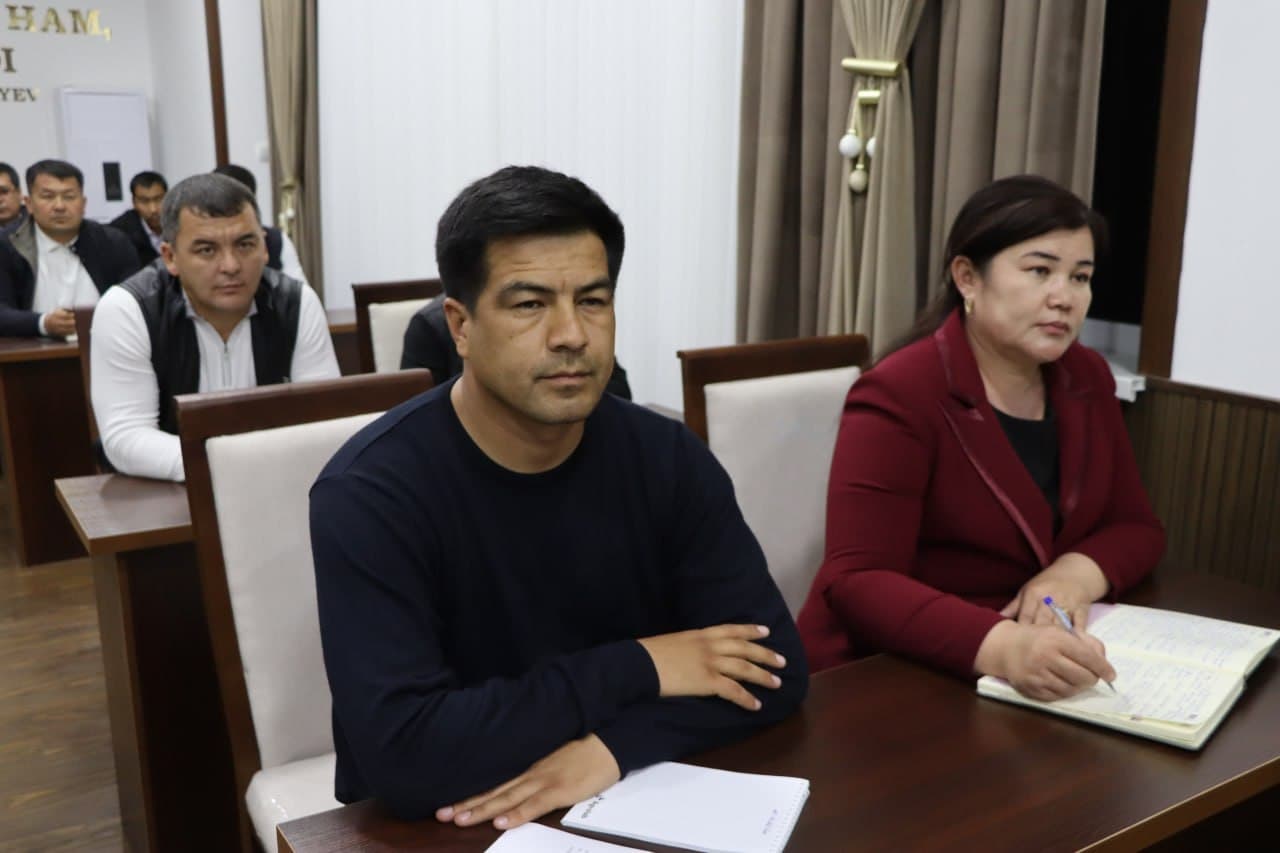 Mirzaobod tumani hokimi Abduraxim Umarov rahbarligida apparat xodimlari va tashkilot rahbarlari ishtirokida korrupsiyaga qarshi kurashish masalalariga bag‘ishlangan navbatdagi yig‘ilish bo‘lib o‘tdi