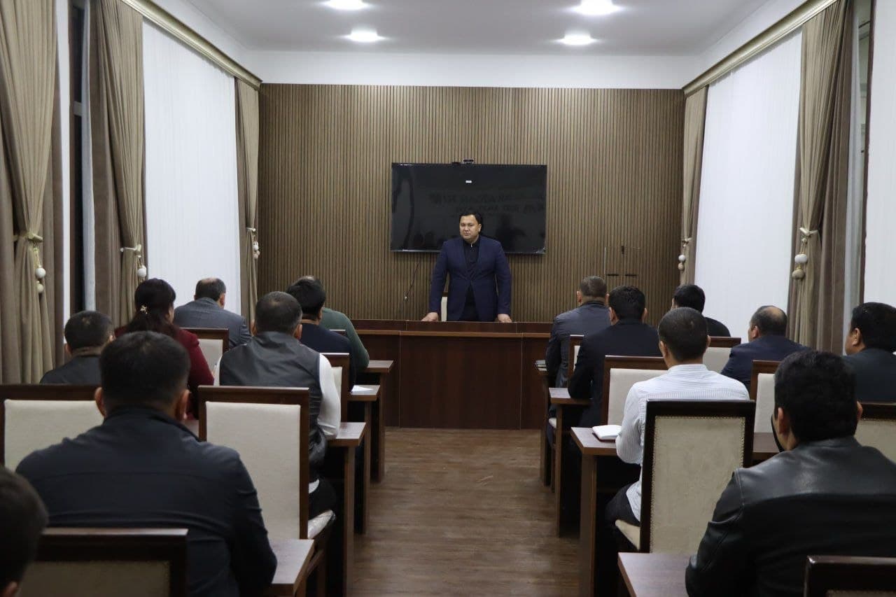 Mirzaobod tumani hokimi Abduraxim Umarov rahbarligida apparat xodimlari va tashkilot rahbarlari ishtirokida korrupsiyaga qarshi kurashish masalalariga bag‘ishlangan navbatdagi yig‘ilish bo‘lib o‘tdi