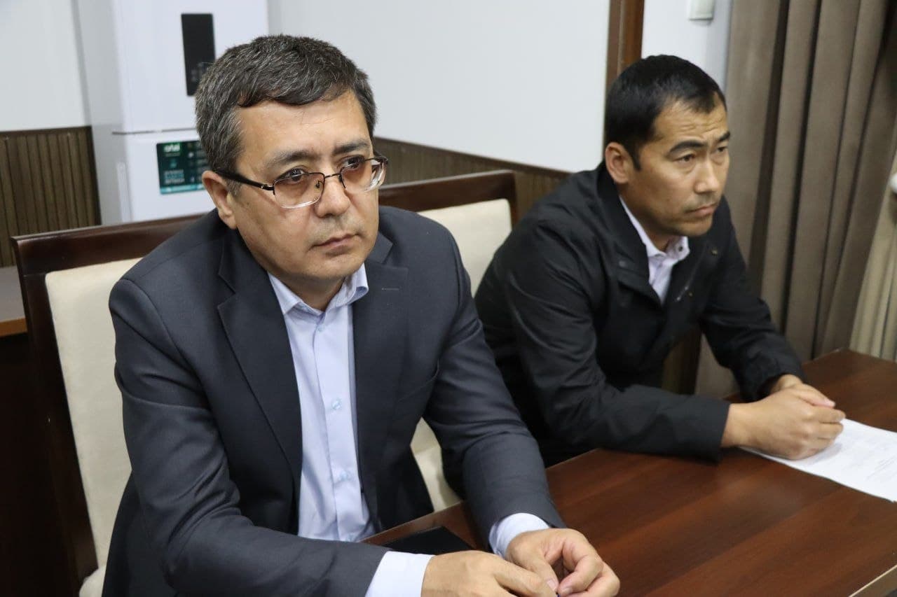 Mirzaobod tumani hokimi Abduraxim Umarov rahbarligida apparat xodimlari va tashkilot rahbarlari ishtirokida korrupsiyaga qarshi kurashish masalalariga bag‘ishlangan navbatdagi yig‘ilish bo‘lib o‘tdi