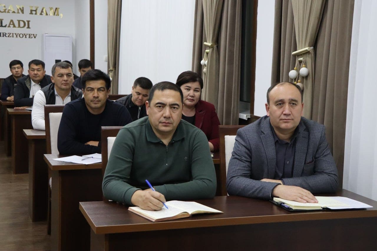 Mirzaobod tumani hokimi Abduraxim Umarov rahbarligida apparat xodimlari va tashkilot rahbarlari ishtirokida korrupsiyaga qarshi kurashish masalalariga bag‘ishlangan navbatdagi yig‘ilish bo‘lib o‘tdi