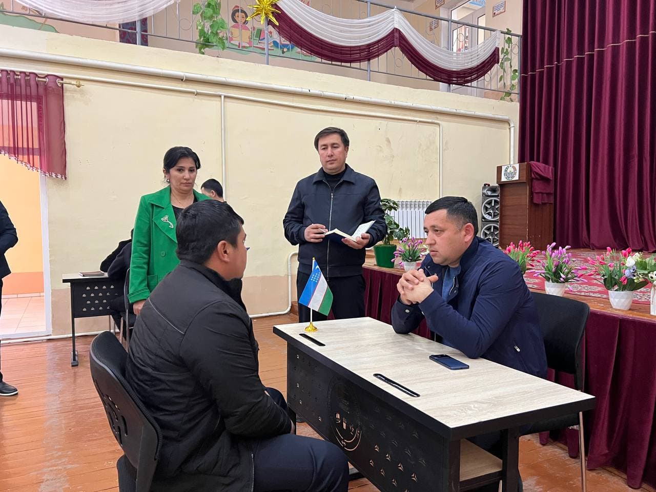 TUMAN HOKIMI MUSTAXKAM VA SANOAT MAHALLALARI YOSHLARI BILAN UCHRASHUV O‘TKAZDI