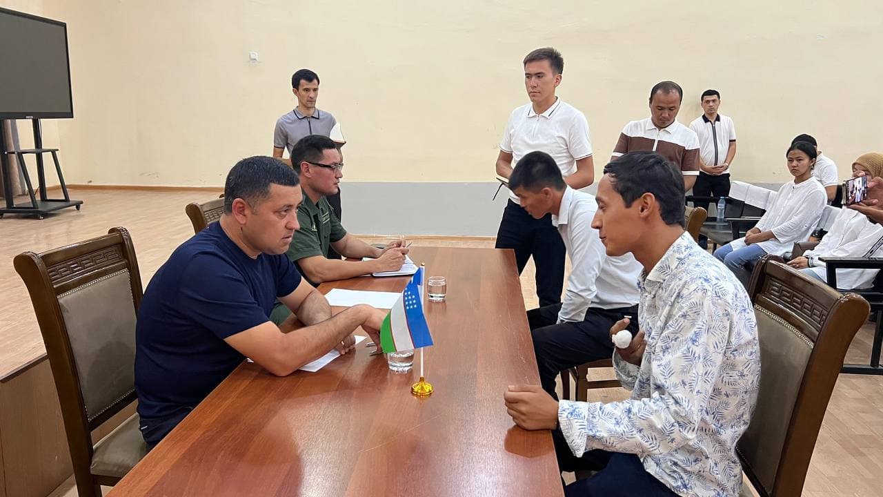 Было проведено централизованное интервью с молодежью.