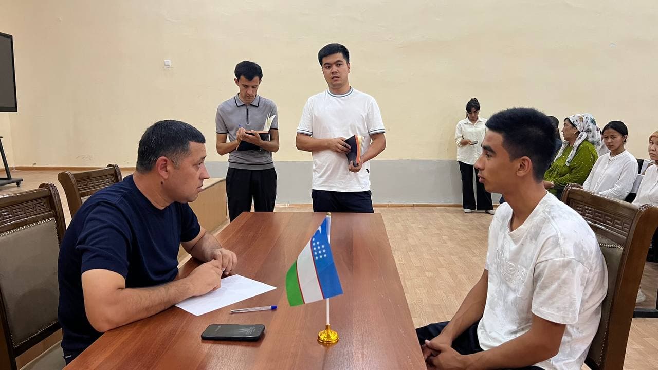 Было проведено централизованное интервью с молодежью.