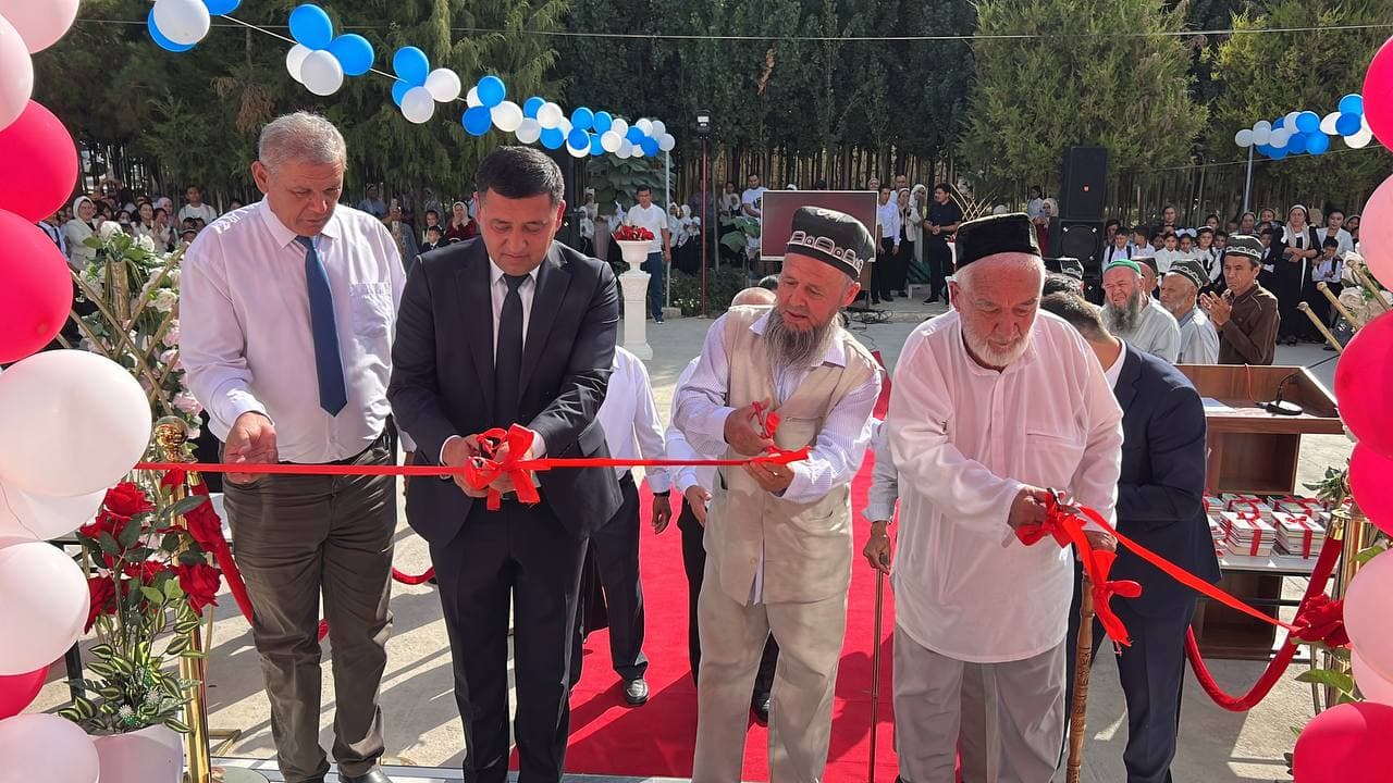 ПРАЗДНОВАНИЕ ДНЯ ЗНАНИЯ В ПАХТАБАДЕ