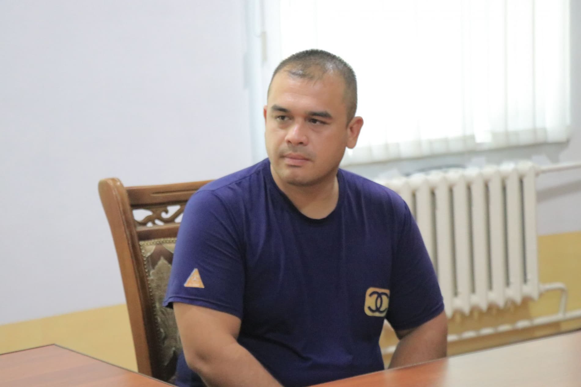 Ayni damlarda, tuman hokimi N.Mo‘minov Xalq qabulxonasida fuqarolar va yuridik shaxslarning murojaatlari yuzasidan qabul o‘tkazmoqda.