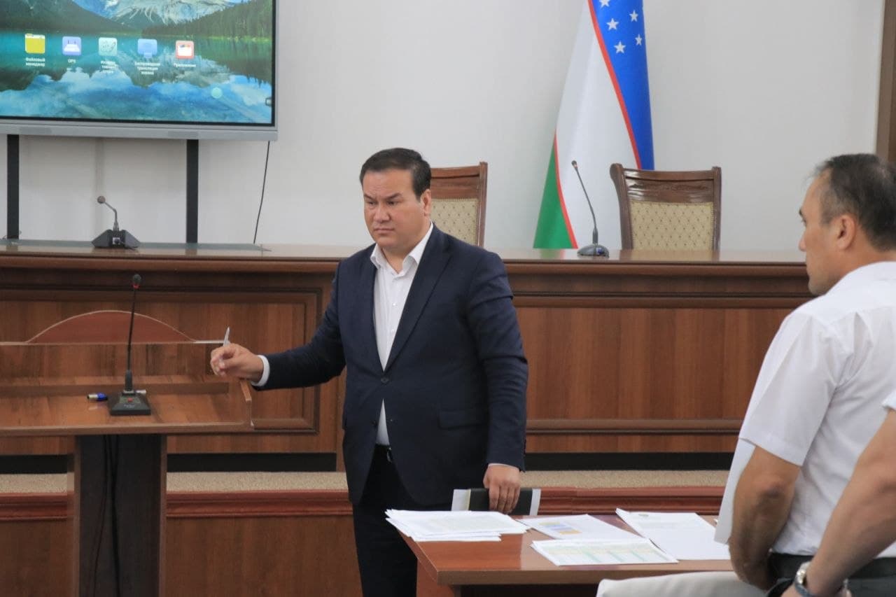 Асака тумани ҳокими Н.Мўминов раислигида йиғилиш ўтказилди.