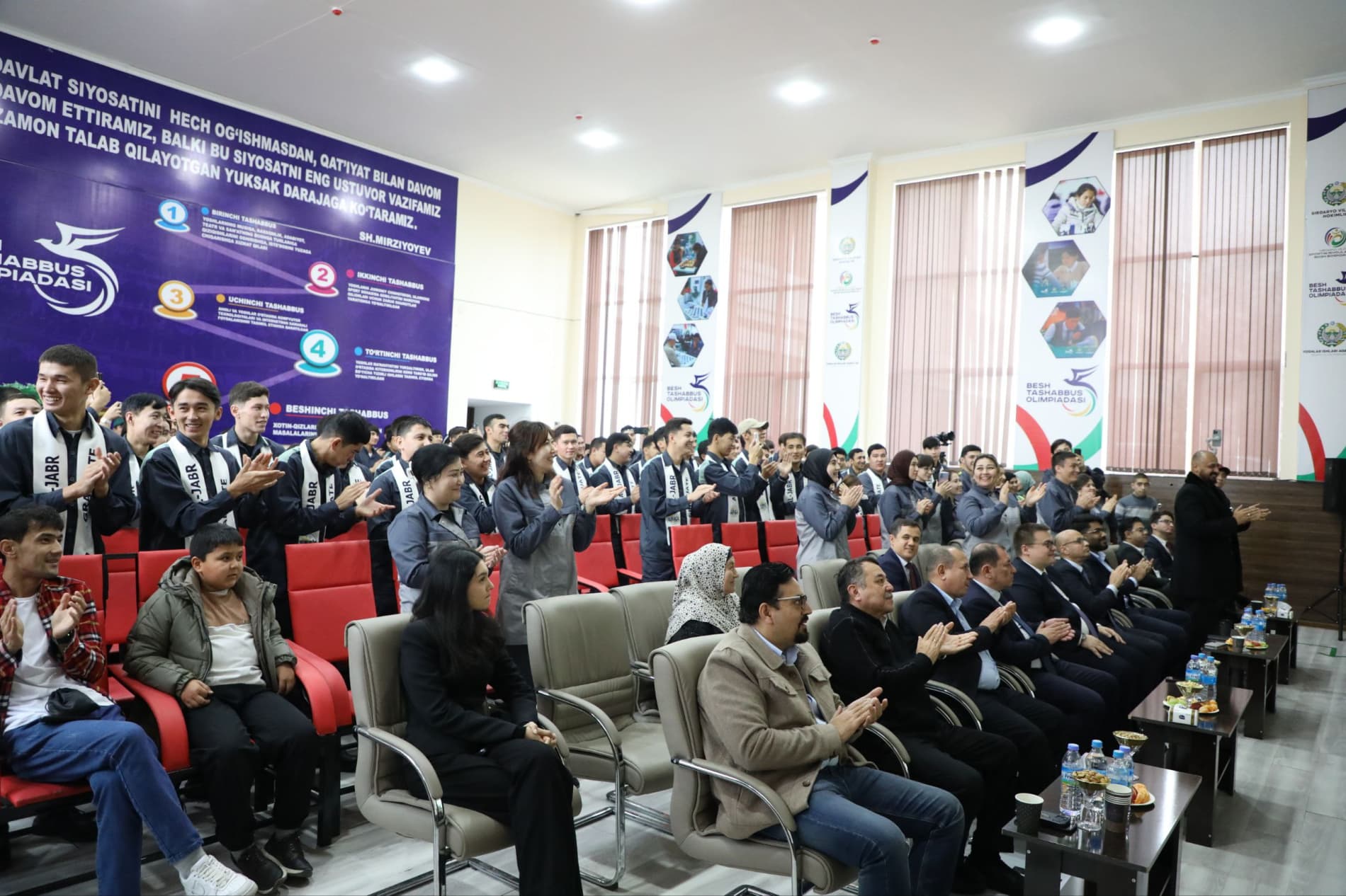 Shirin energetika texnikumida “Al Jabr” loyihasi bo‘yicha tahsil olgan 46 nafar o‘quvchiga bitiruv sertifikatlari topshirildi