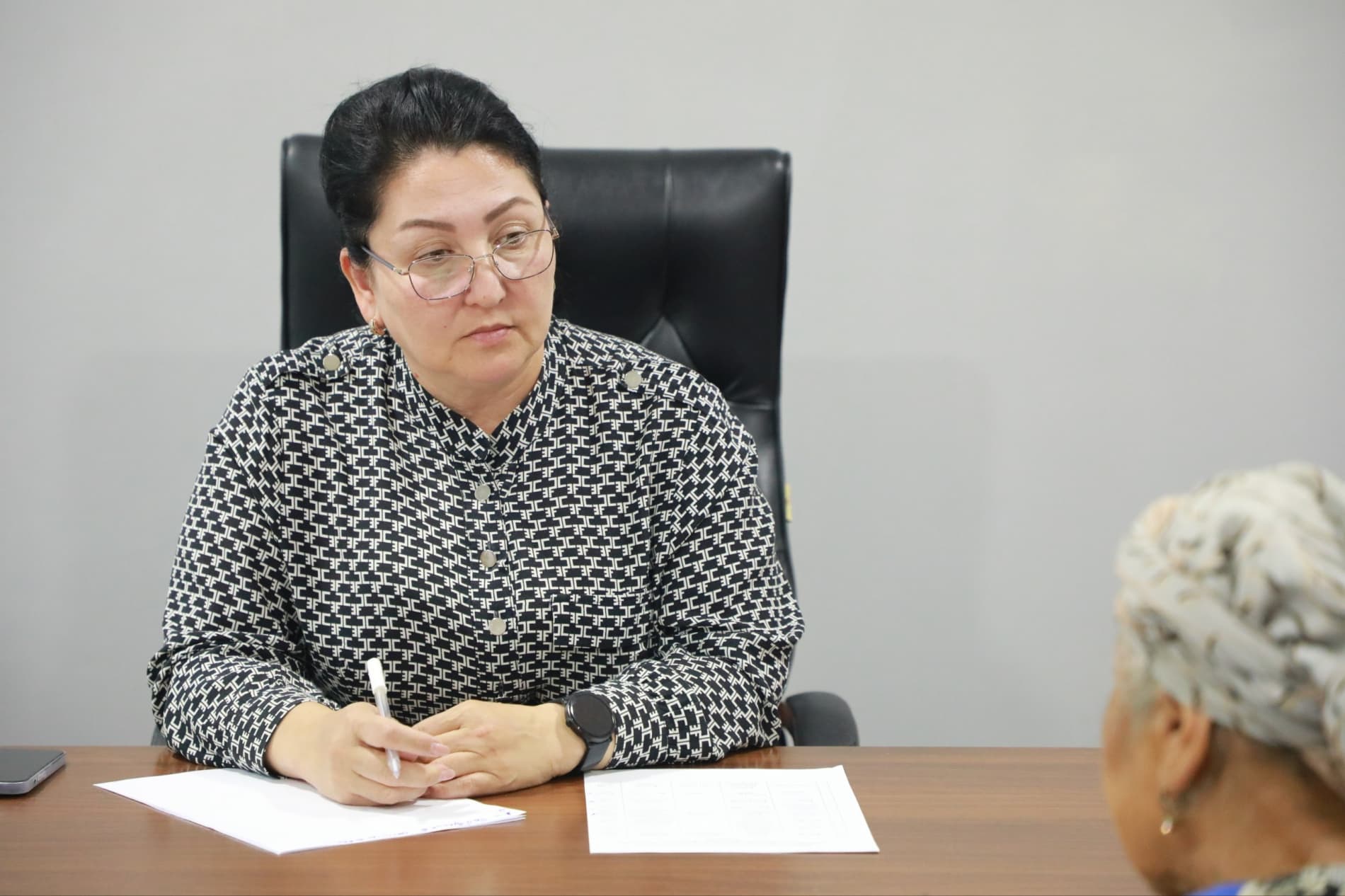 Xalq qabulxonasida: murojaatlar tinglanib, yechimlar belgilanmoqda