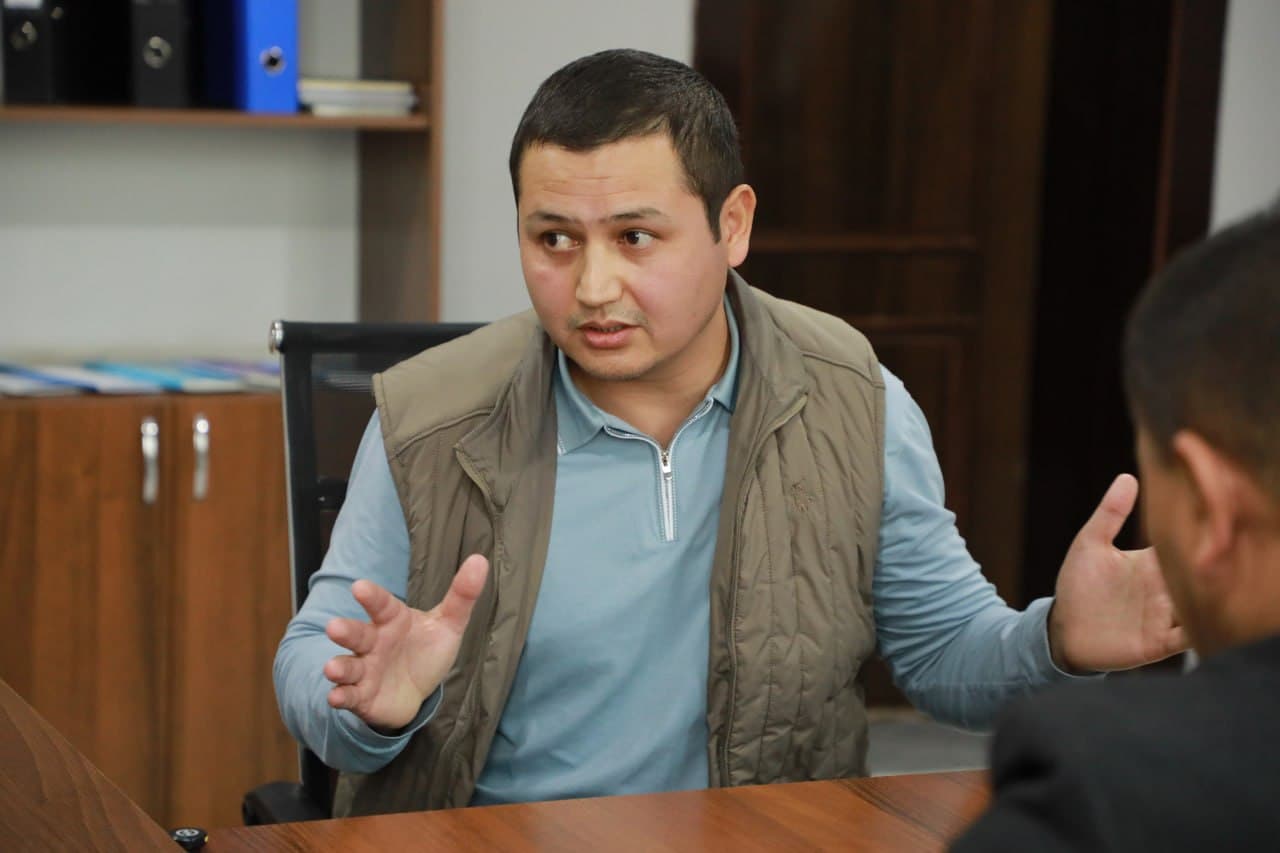 Xalq qabulxonasida murojaatlar tinglanib, yechimlar belgilanmoqda