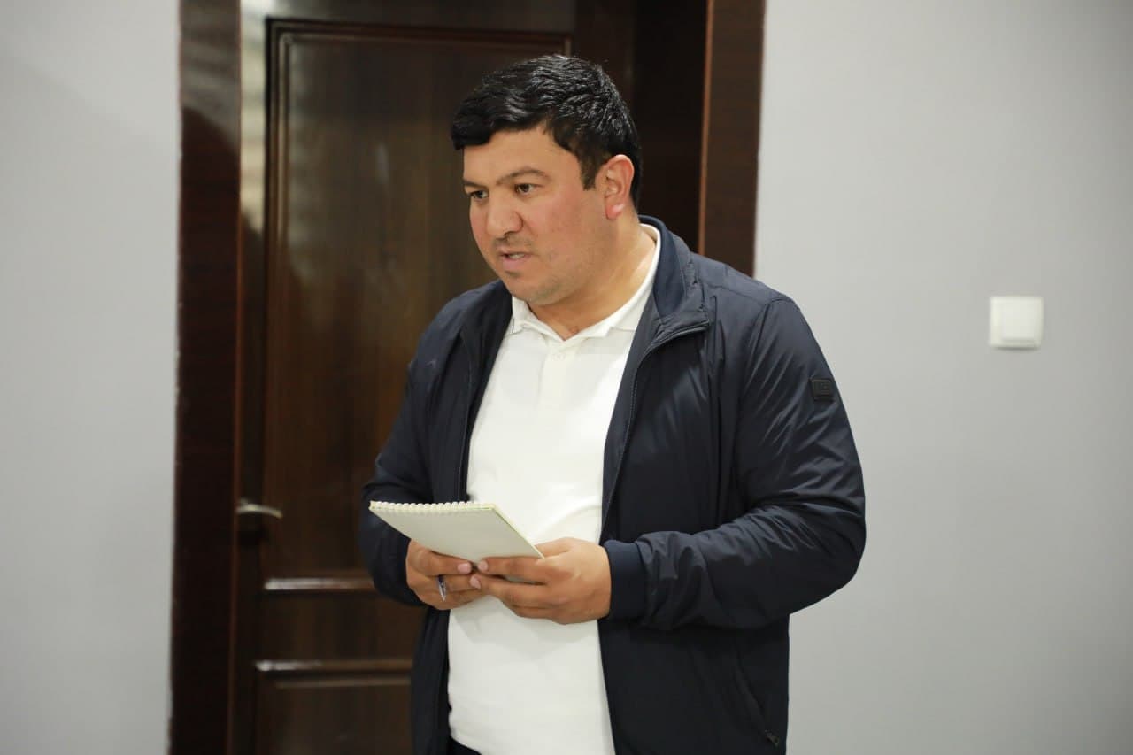 Xalq qabulxonasida murojaatlar tinglanib, yechimlar belgilanmoqda