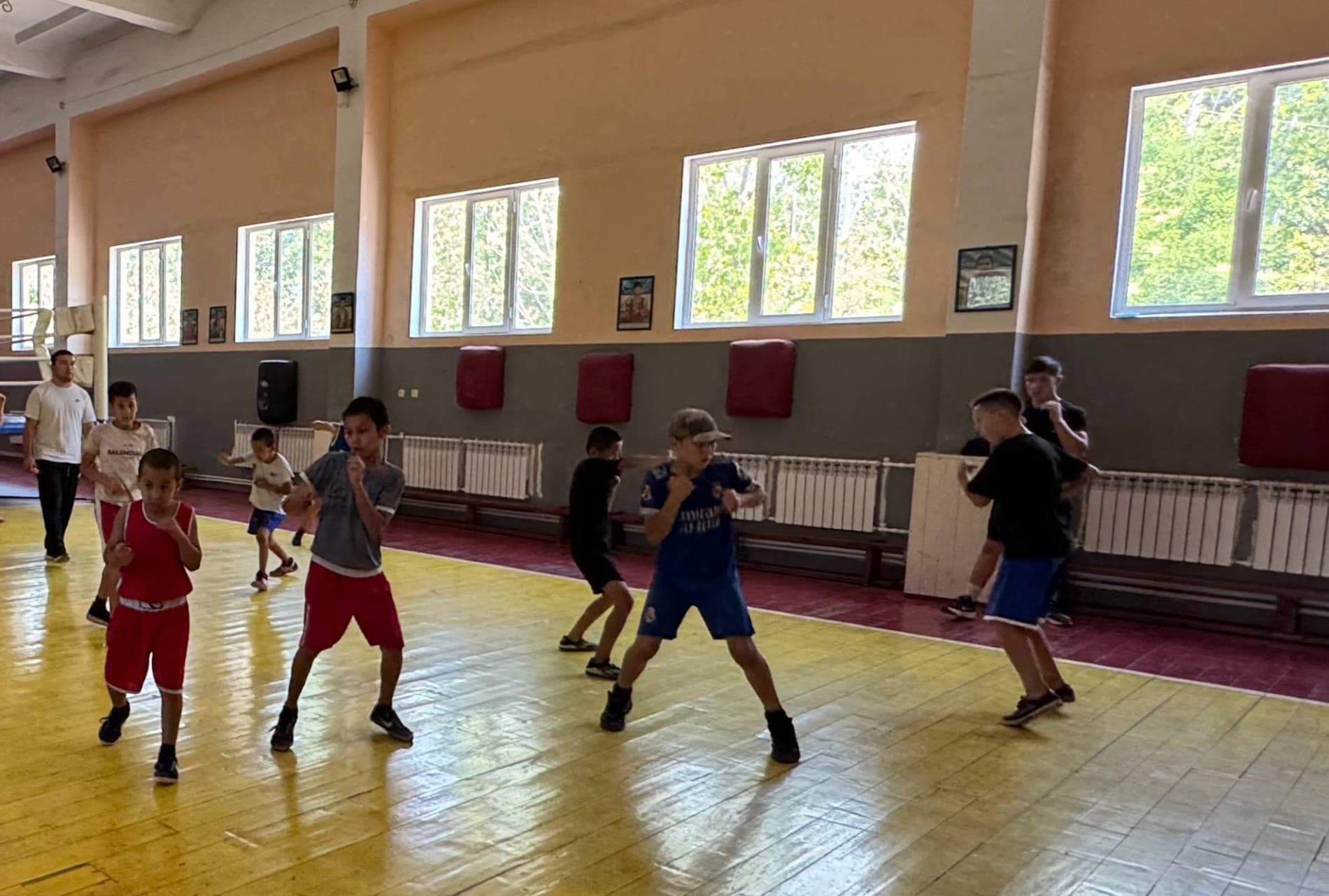 Farg‘ona shahar 1-son sport maktabi faoliyati bilan tanishildi