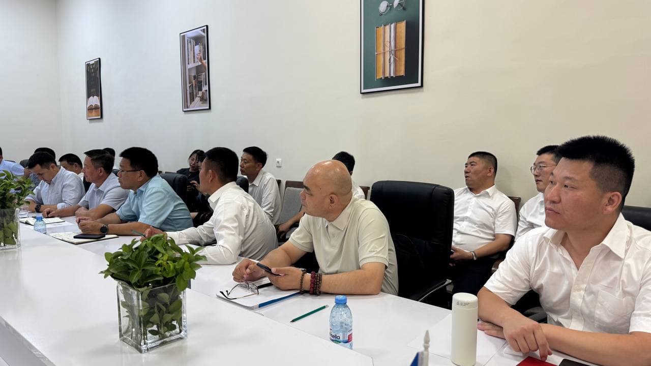 Farg‘ona shahri hokimi xitoylik tadbirkorlar delegatsiyasi bilan uchrashdi.