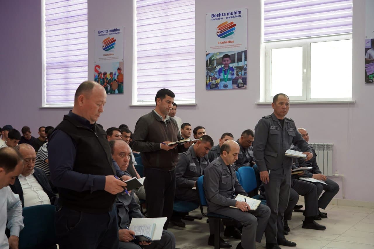 Sirdaryo viloyati Ichki ishlar boshqarmasi boshlig‘i tomonidan “Payshanba yoshlar” kuni doirasida otaliqqa olingan hamda uyushmagan yoshlar bilan uchrashuv va ochiq muloqotlar muntazam tashkil etib kelinmoqda.