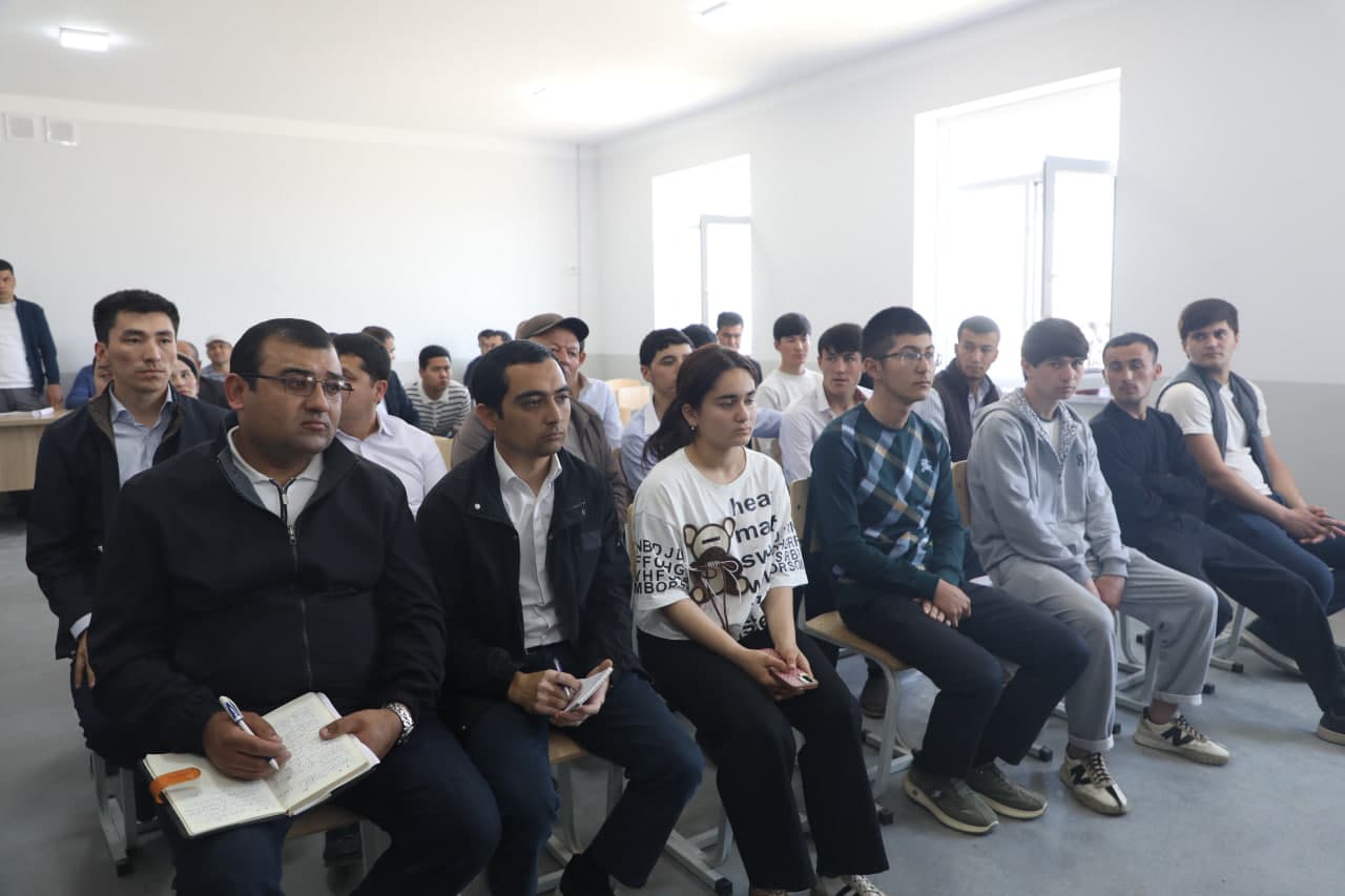 Sintob mahallasida “Rahbar va yoshlar uchrashuvi” bo‘lib o‘tdi