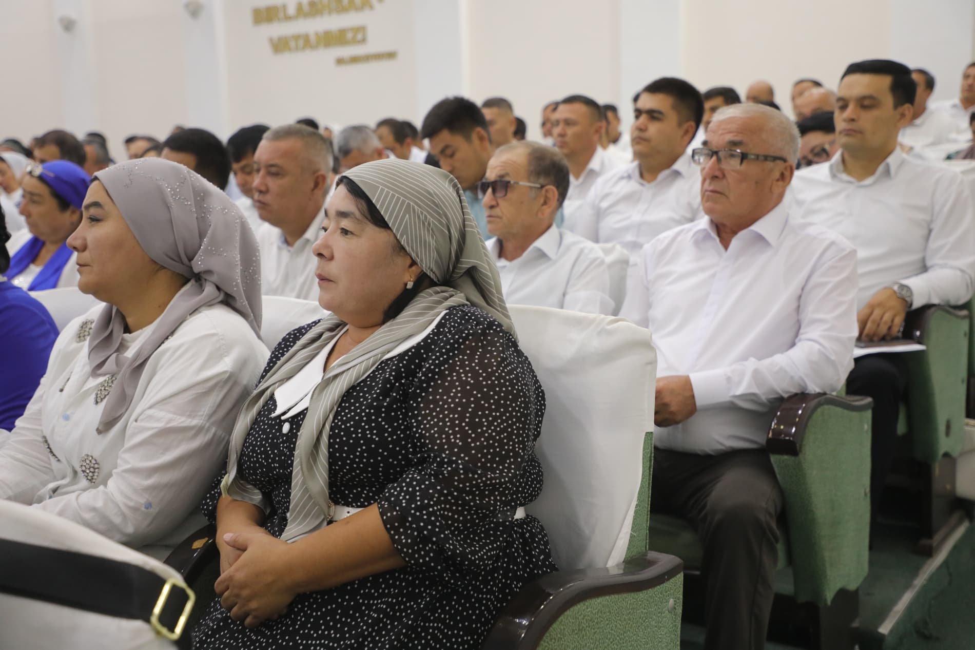 Андижон тумани ҳокими бошчилигида туманимиз иқтисодий-ижтимоий соҳаларига оид йиғилиш бўлиб ўтди.