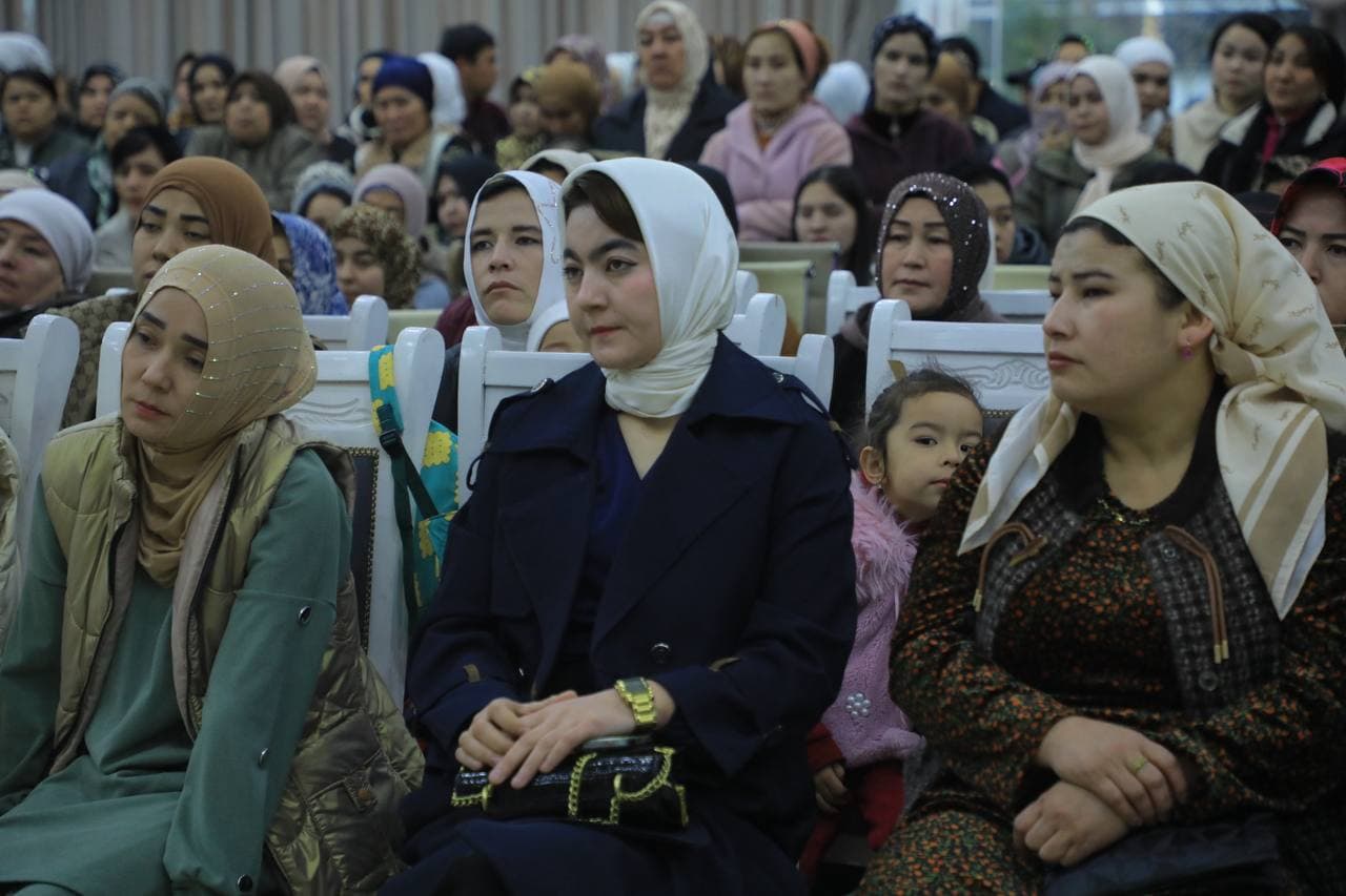 Янги Андижон массивида ёш оилалар билан учрашув ўтказилди