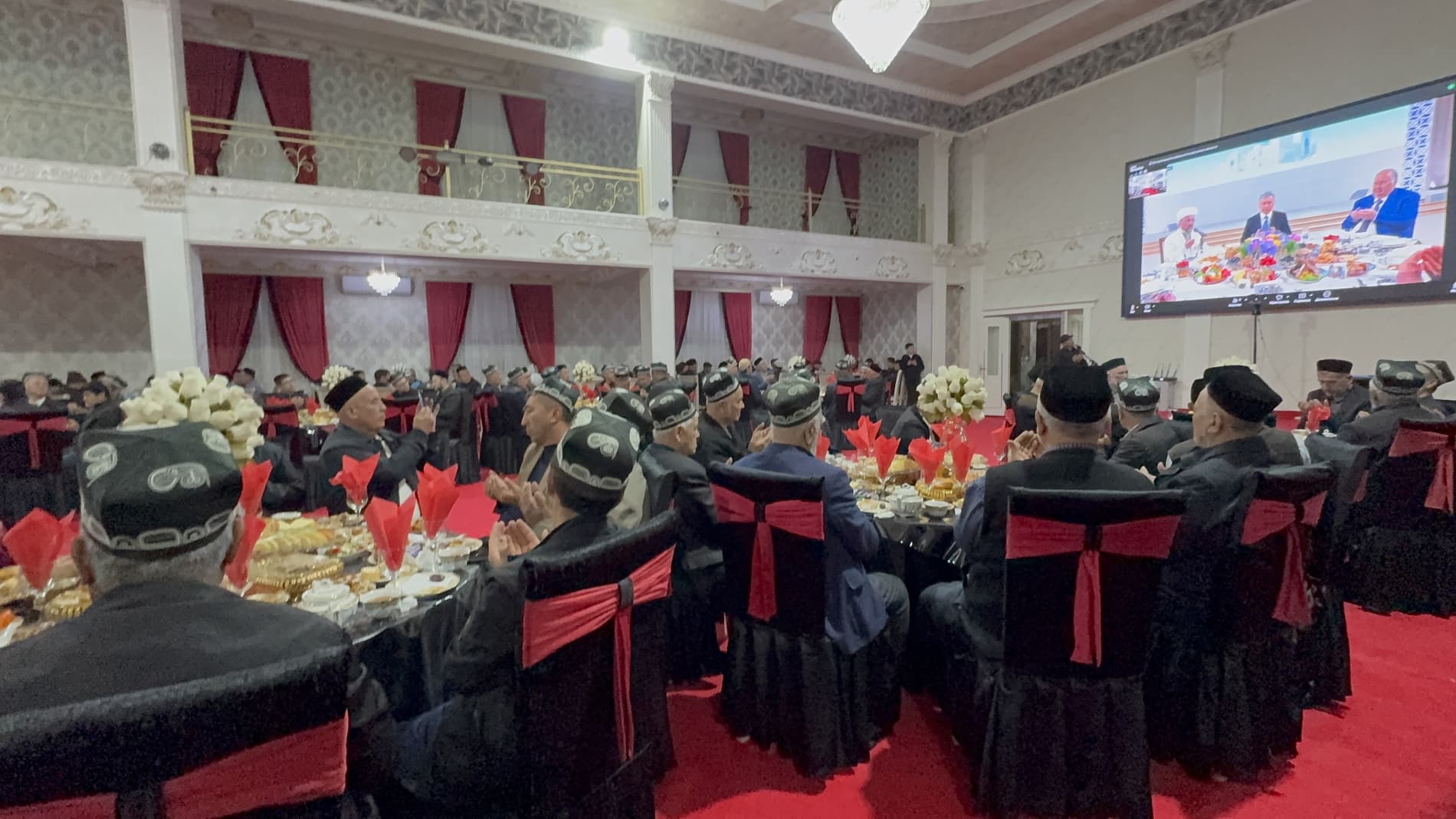 Andijon tumanida Ramazon iftorligi.