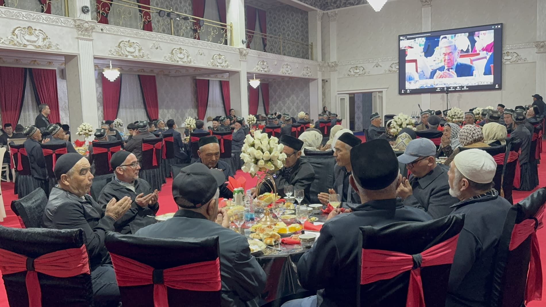 Andijon tumanida Ramazon iftorligi.