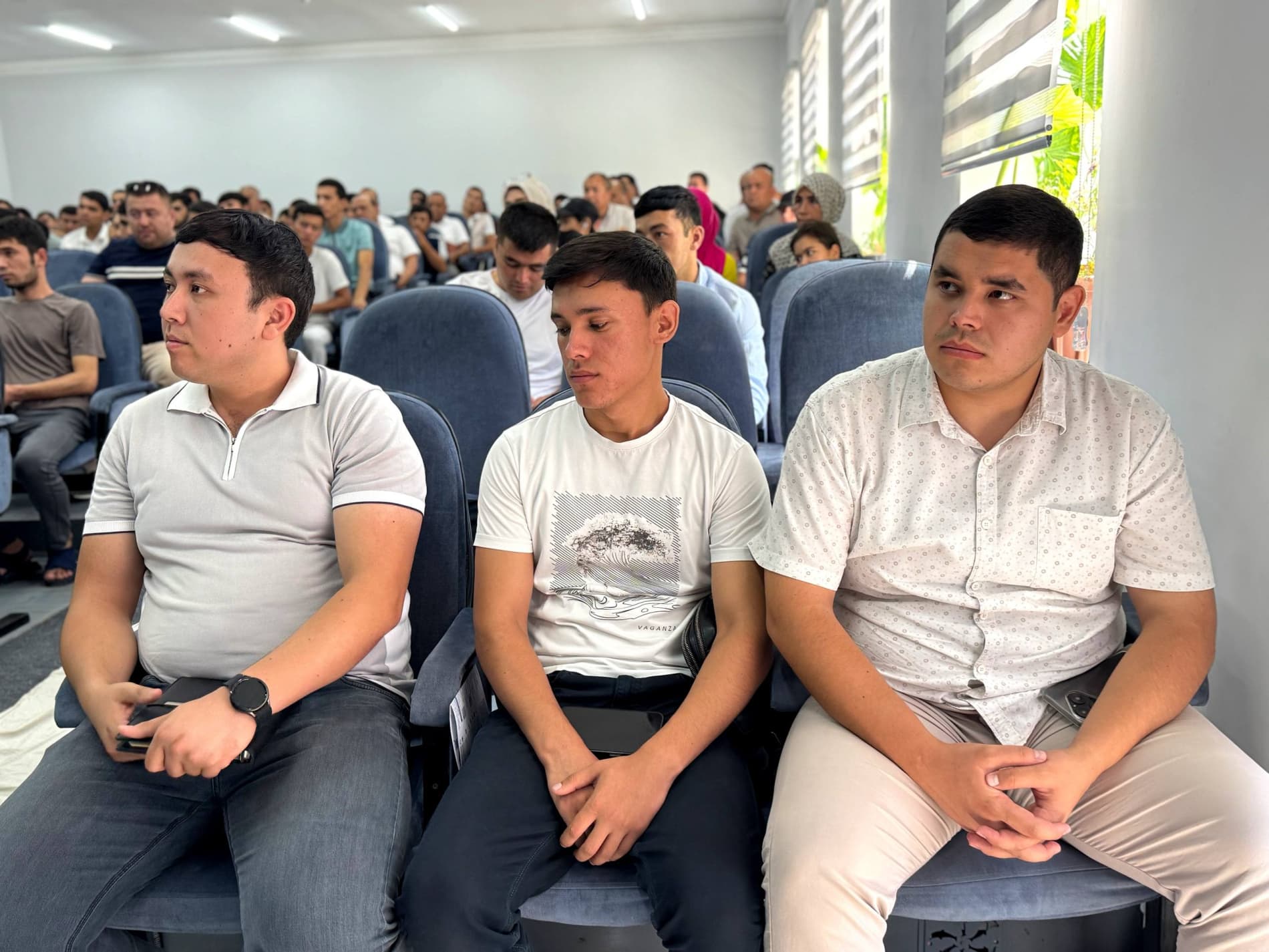 YOSHLARNING MUROJAATLARI TINGLANIB, MUAMMOLARGA YECHIM BELGILANDI